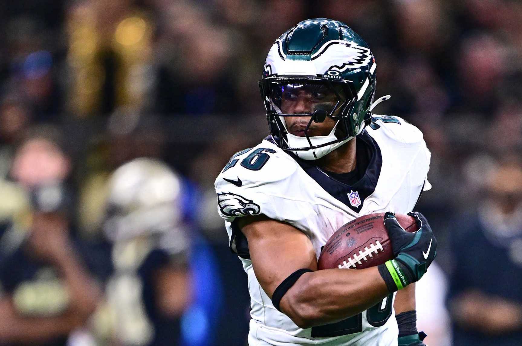 NEW ORLEANS, LOUISIANA - SEPTEMBER 22: Saquon Barkley #26 of the Philadelphia Eagles runs for a touchdown against the New Orleans Saints during the fourth quarter at Caesars Superdome on September 22, 2024 in New Orleans, Louisiana. (Photo by Gus Stark/Getty Images)