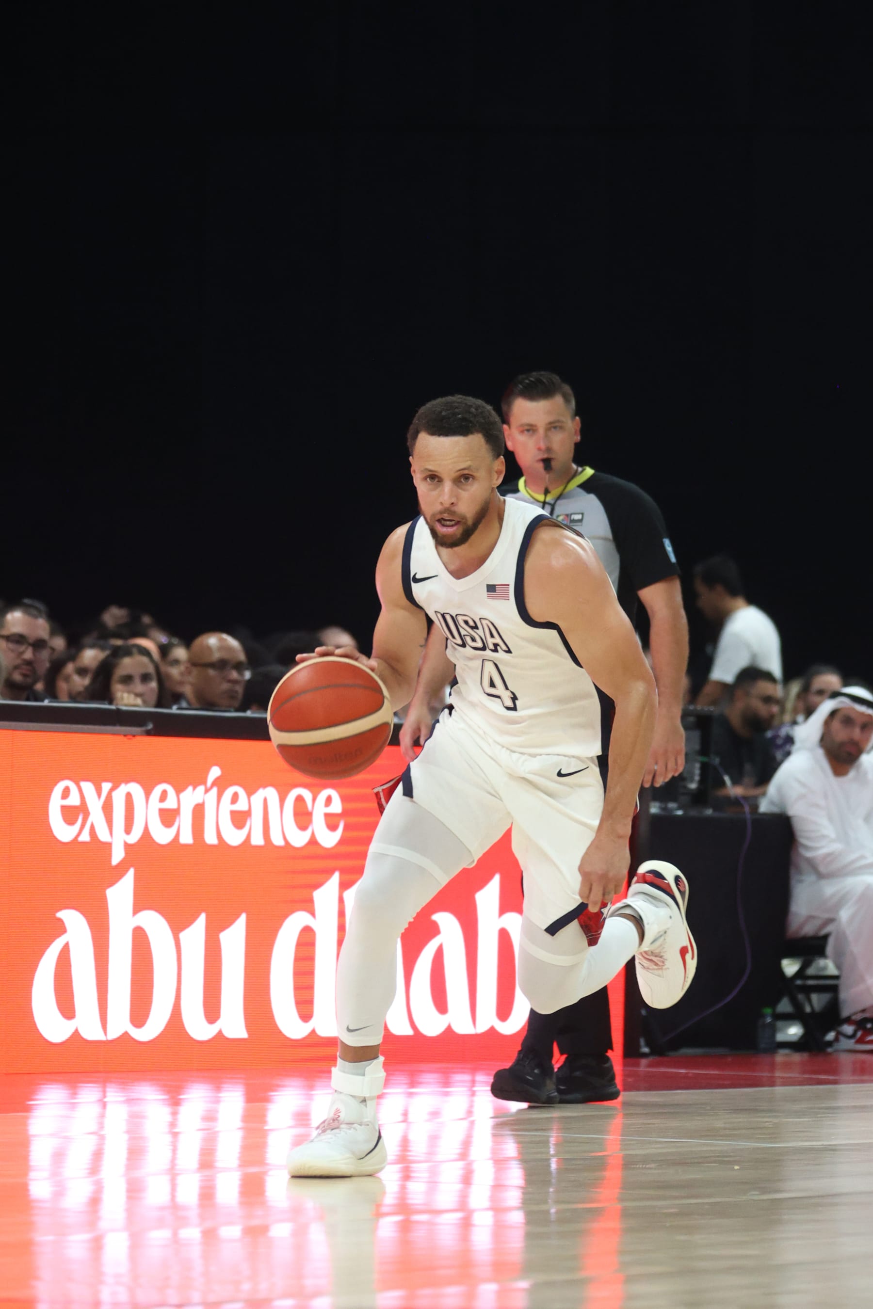 Steph Curry, Anthony Davis Dazzle Fans as USA Crushes Jokić, Serbia Before Olympics