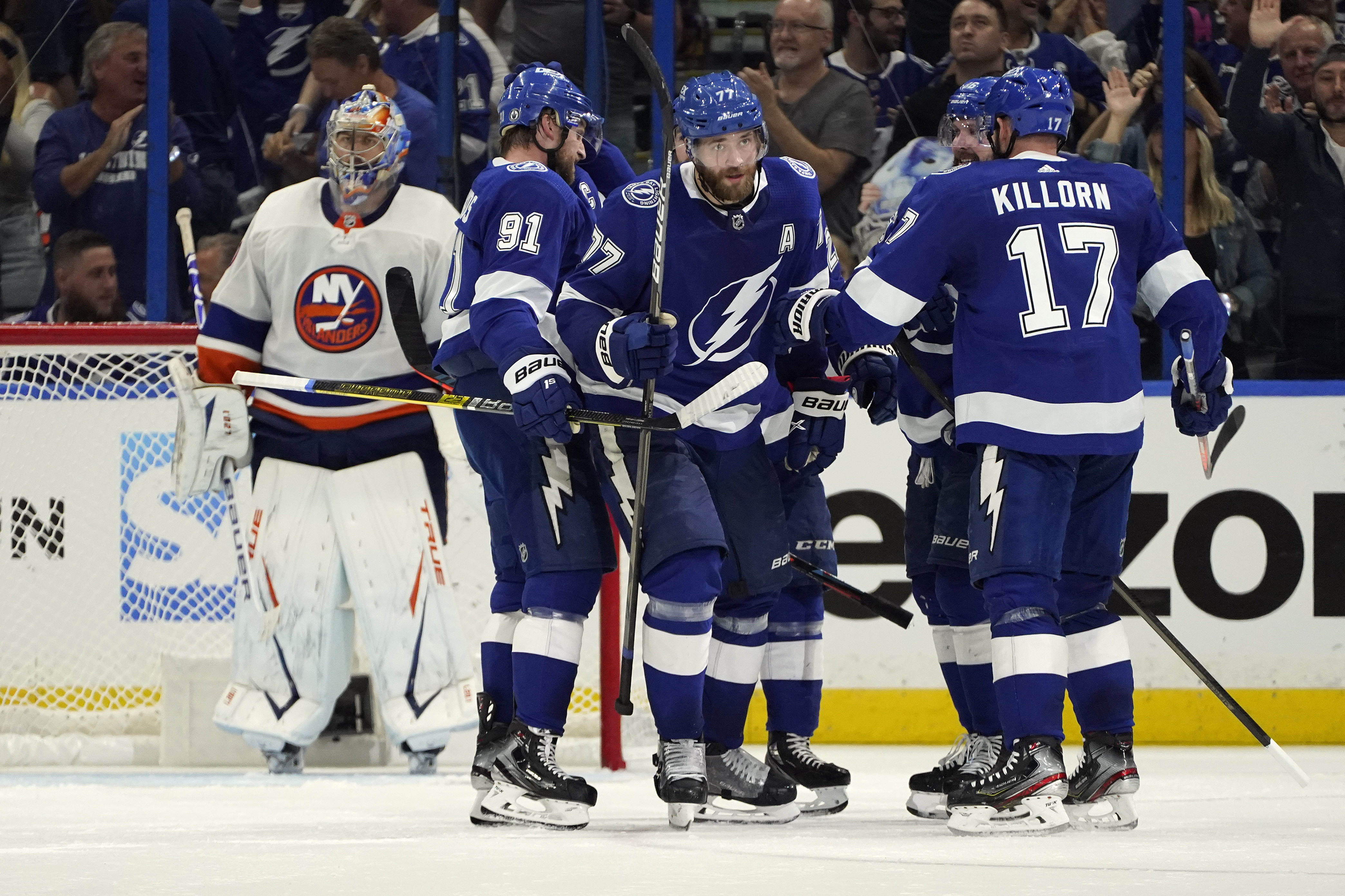 Brayden Point Lightning Take Down Islanders In Game 3 For 2 1 Series Lead Bleacher Report Latest News Videos And Highlights