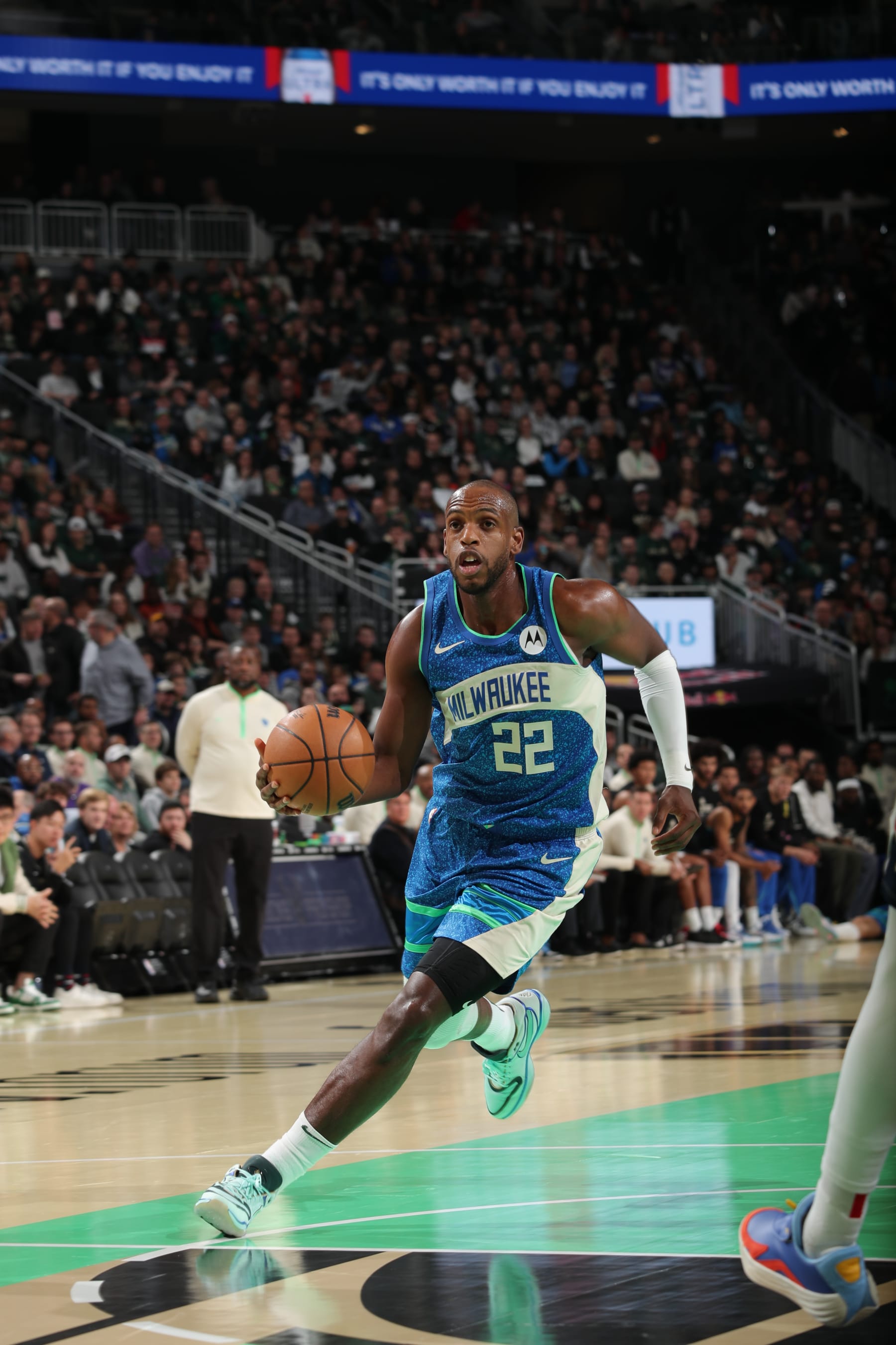 Bucks' Khris Middleton Won't Return vs. Wizards With Achilles Injury
