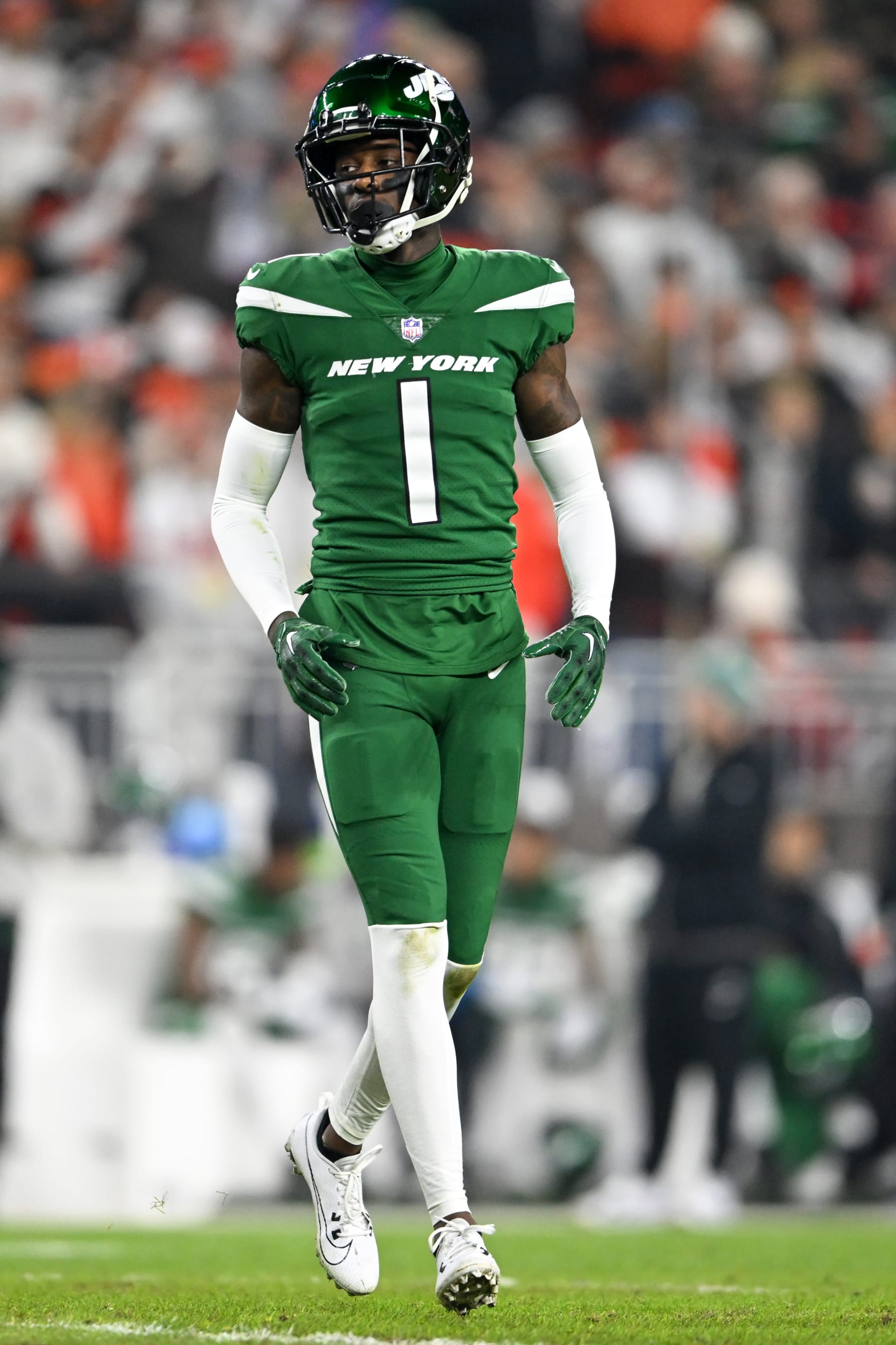 Jets' Sauce Gardner Trolls Bills' Dion Dawkins After Shirtless