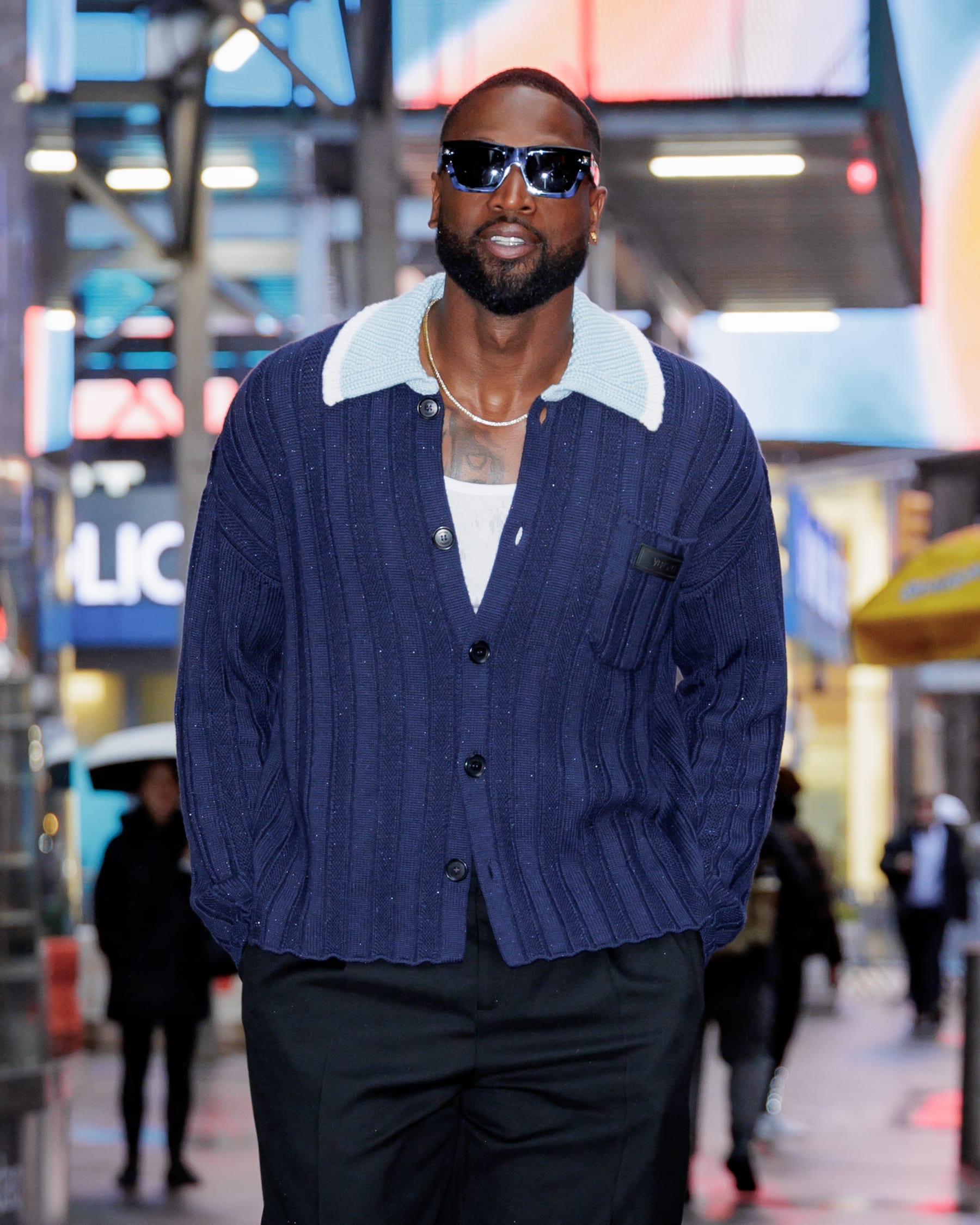 Video Dwyane Wade, Cody Rhodes, Reid's Frozen Mustache, Gritty Star on