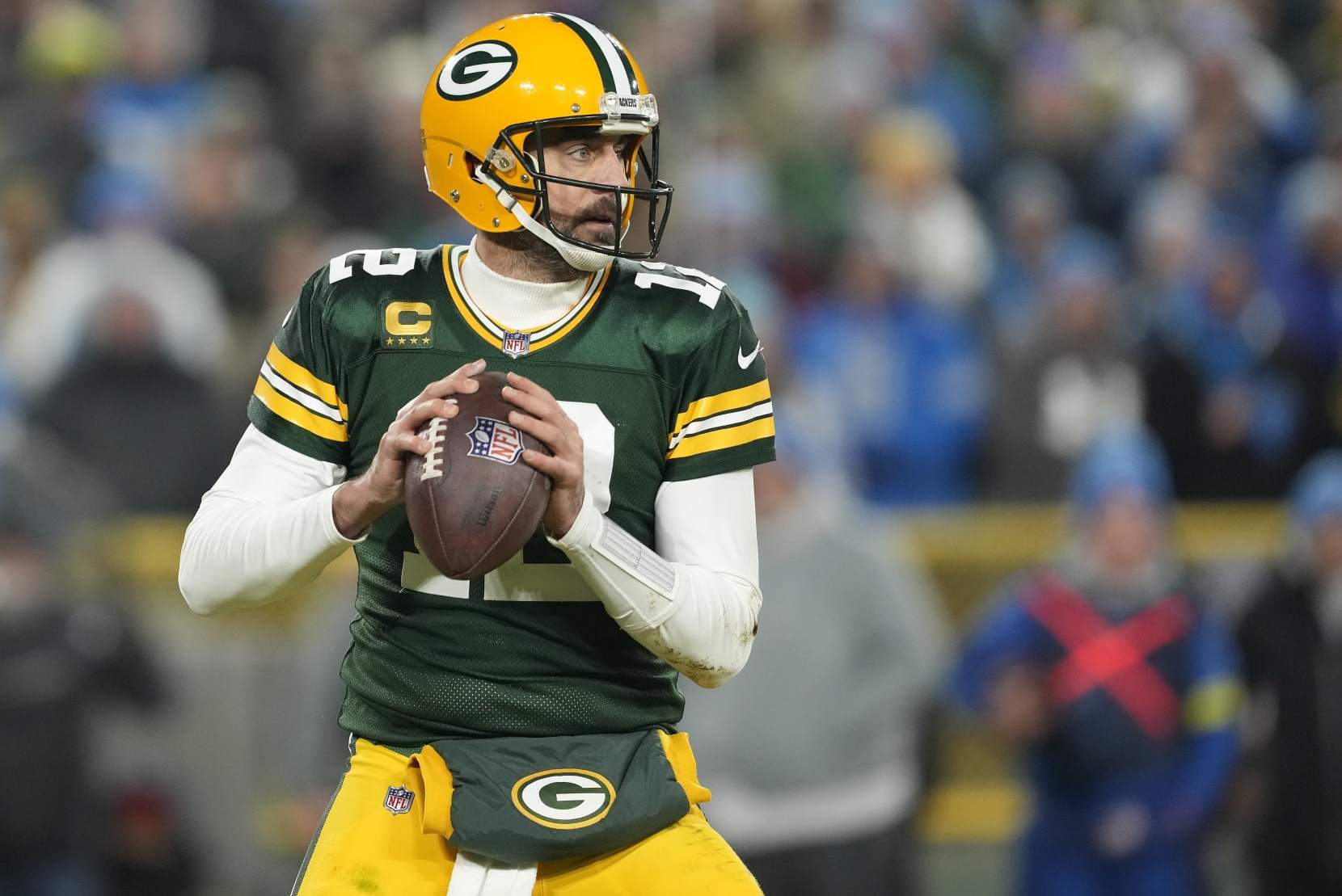 Packers' Aaron Rodgers reportedly emerges from darkness retreat as focus  shifts to NFL future