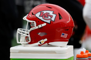 2 Juveniles Face Gun Charges, Resisting Arrest After Chiefs Parade Shooting