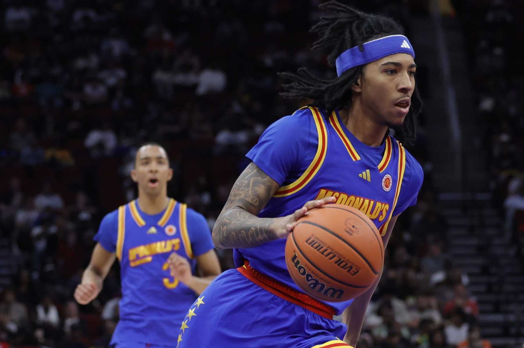 HOUSTON, TEXAS - APRIL 02: Boogie Fland #00 drives to the net during the first half of the mens 2024 McDonald's All American Game at Toyota Center on April 02, 2024 in Houston, Texas.  (Photo by Carmen Mandato/Getty Images)