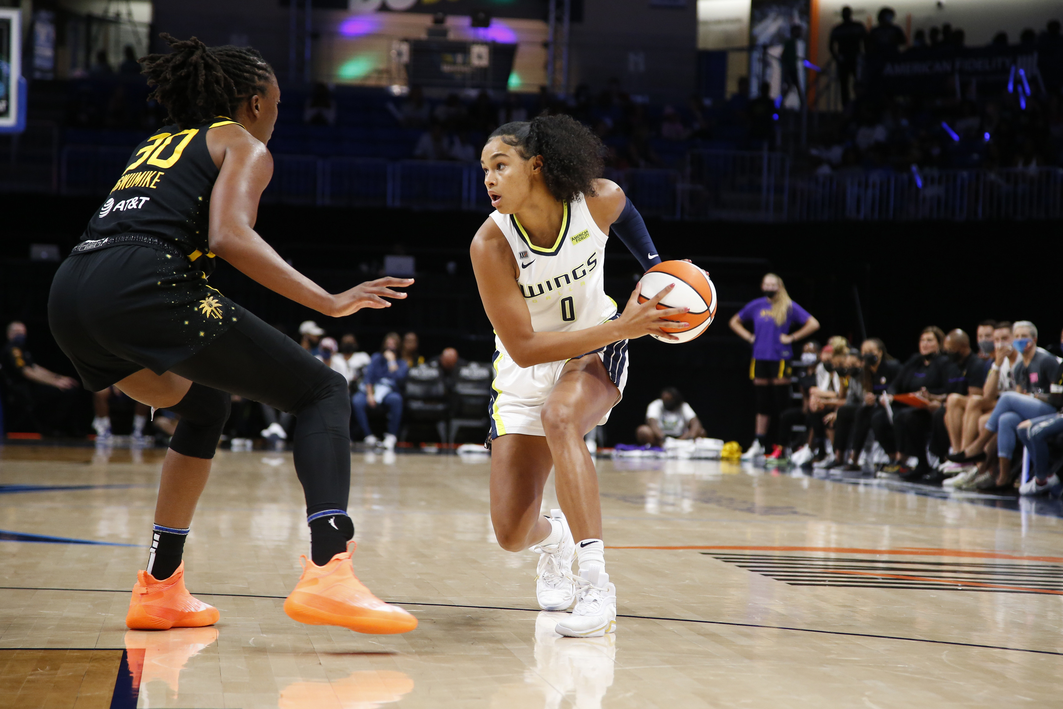 Sparks' Liz Cambage and Chennedy Carter expected to play against Dream –  Orange County Register