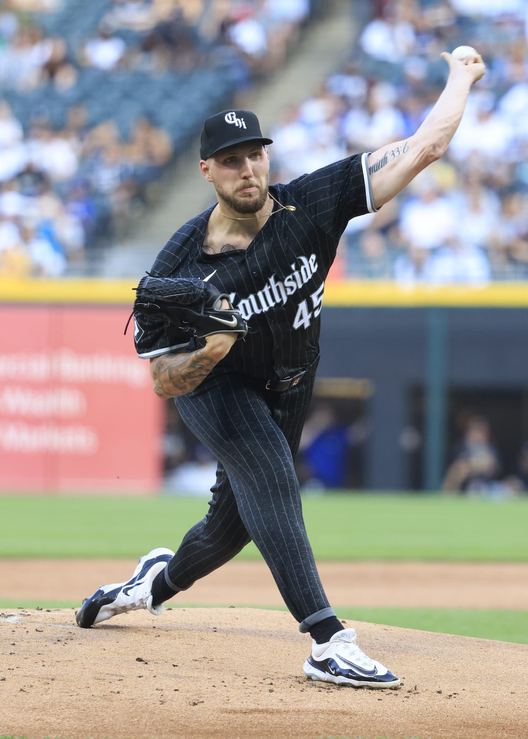 CHICAGO, ILLINOIS - JUNE 24: Garrett Crochet #45 of the Chicago White Sox throws a pitch against the Los Angeles Dodgers at Guaranteed Rate Field on June 24, 2024 in Chicago, Illinois. (Photo by Justin Casterline/Getty Images)