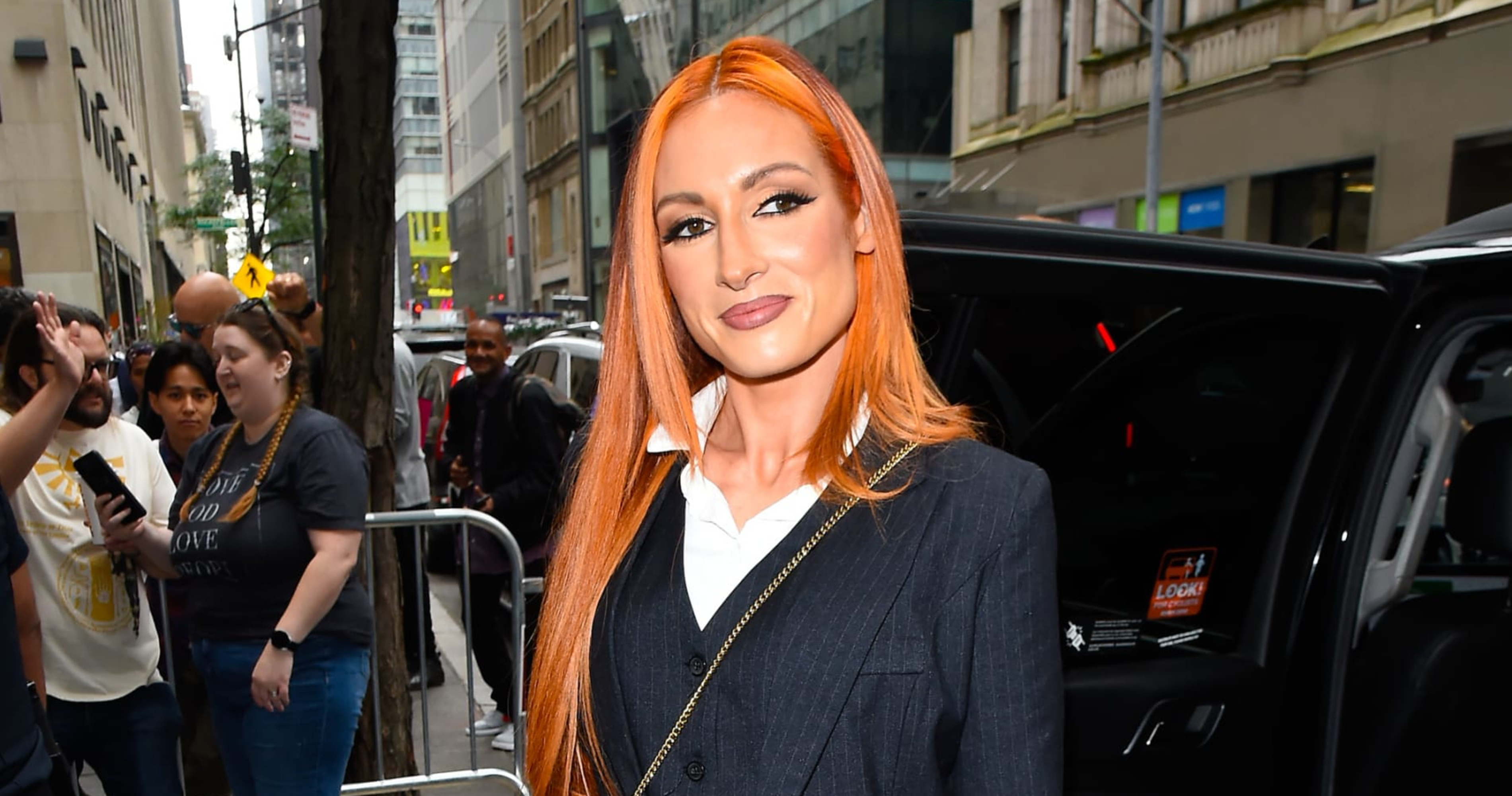 Becky Lynch will face Trish Stratus in a Steel Cage Match at Payback :  r/TheSpotlightNews_com