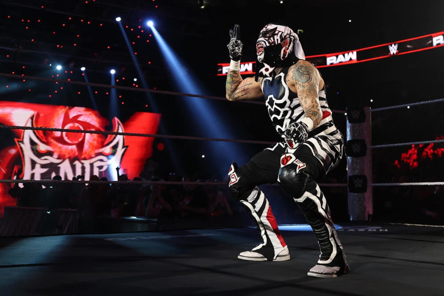 Penta made his much anticipated debut in WWE, defeating Chad Gable in a memorable match.
