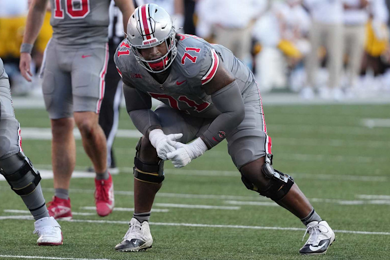 Ohio State offensive tackle Josh Simmons