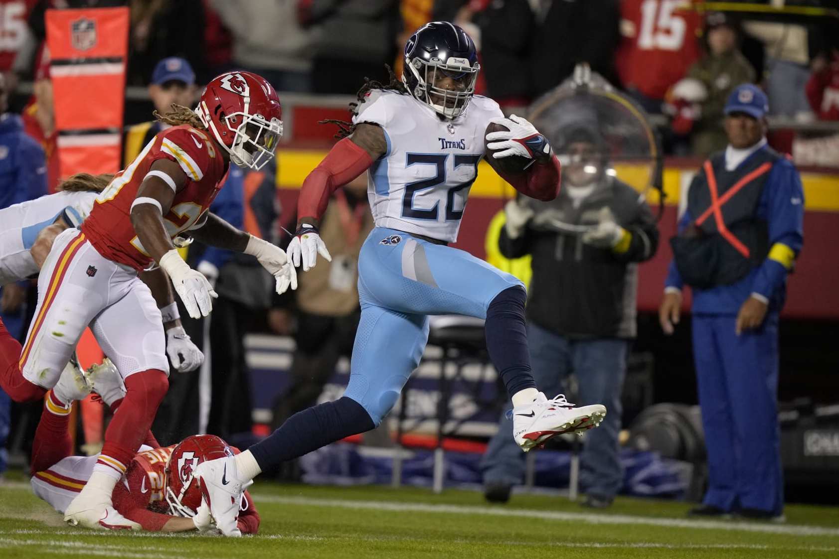 Kansas City Chiefs' Comeback During SNF Shows Why Tennessee Titans Are  Fool's Gold, News, Scores, Highlights, Stats, and Rumors