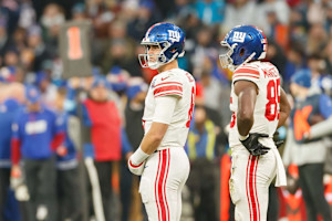 NFL Fans Roast Daniel Jones, Tracy, Giants for Loss to Bryce Young, Chuba, Panthers