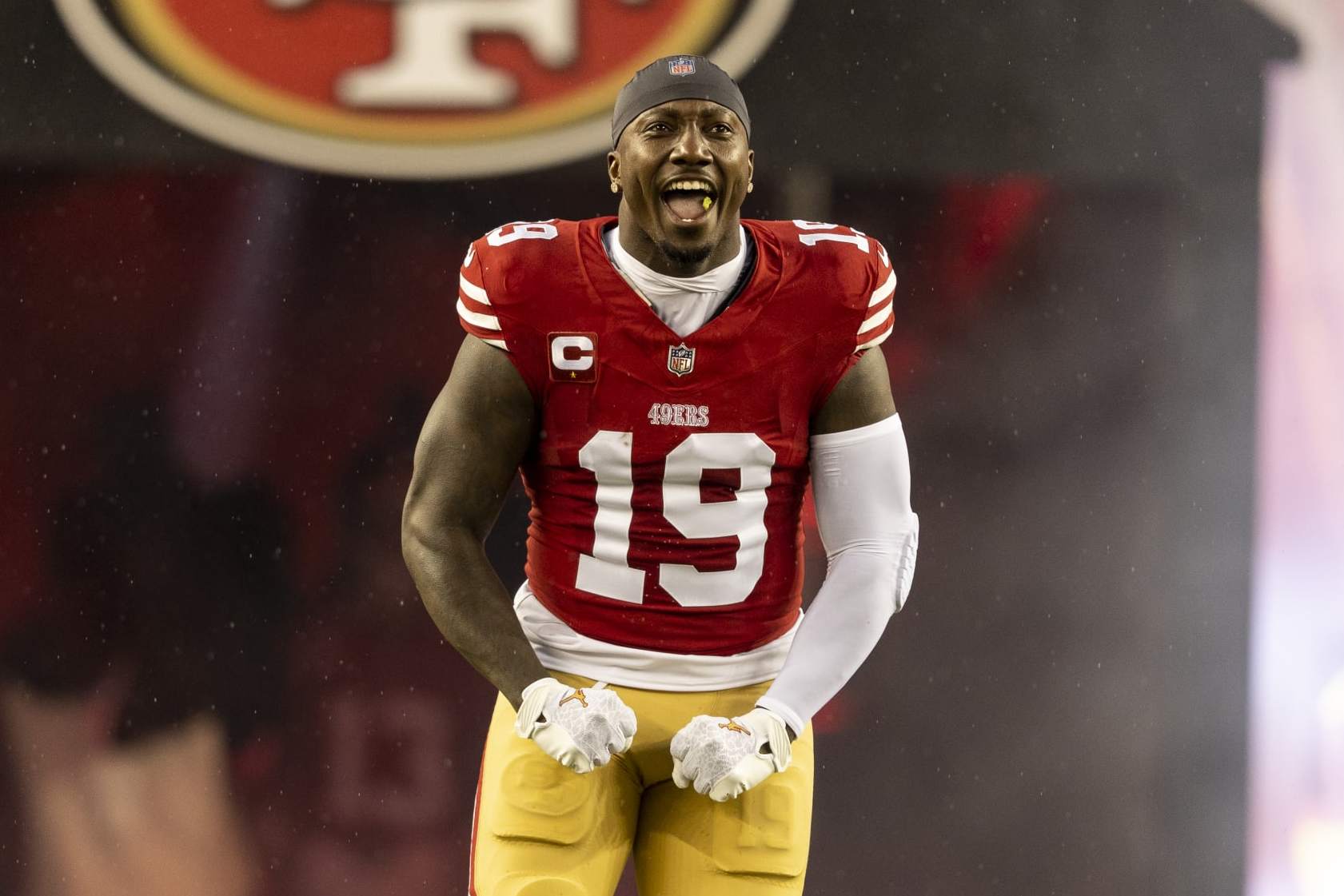 SANTA CLARA, CALIFORNIA - JANUARY 20: Deebo Samuel #19 of the San Francisco 49ers reacts as he takes the field prior to an NFL divisional round playoff football game between the San Francisco 49ers and the Green Bay Packers at Levi's Stadium on January 20, 2024 in Santa Clara, California. (Photo by Michael Owens/Getty Images)