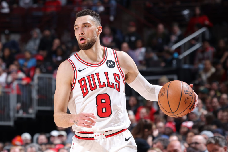 CHICAGO, IL - JANUARY 10: Zach LaVine #8 of the Chicago Bulls dribbles the ball during the game against the Houston Rockets on January 10, 2024 at United Center in Chicago, Illinois. NOTE TO USER: User expressly acknowledges and agrees that, by downloading and or using this photograph, User is consenting to the terms and conditions of the Getty Images License Agreement. Mandatory Copyright Notice: Copyright 2024 NBAE (Photo by Jeff Haynes/NBAE via Getty Images)