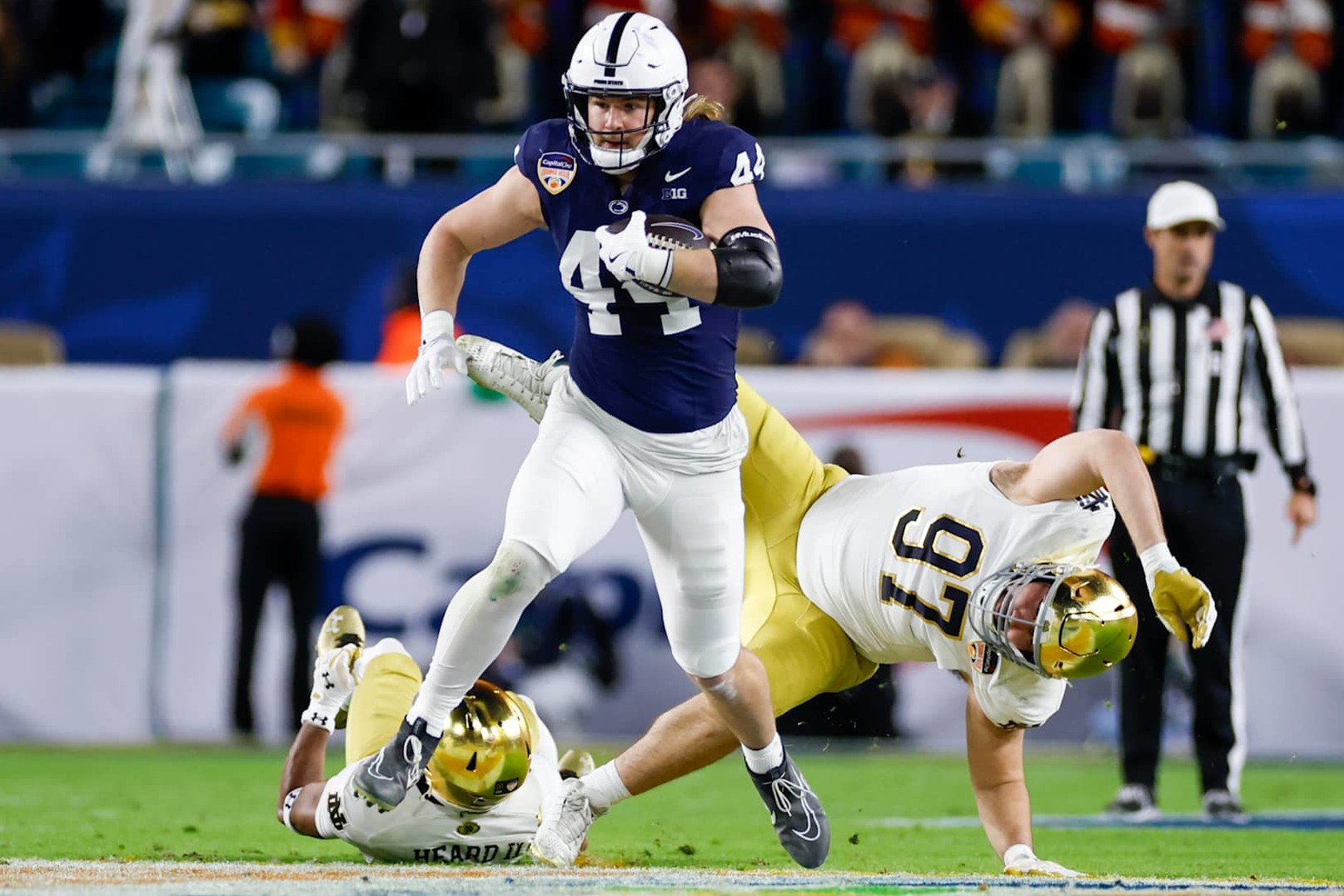 MIAMI GARDENS, FL - JANUARY 09: Tight End Tyler Warren #44 of the Penn State Nittany Lions runs with the ball after a catch during the Penn State Nittany Lions versus the Notre Dame Fighting Irish College Football Playoff Semifinal at the Orange Bowl on January 9, 2025 at Hard Rock Stadium in Miami Gardens, Fl. (Photo by David Rosenblum/Icon Sportswire via Getty Images)