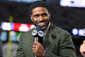 Video: Reggie Bush Gets Heisman Trophy Back; USC Legend Forfeited Award in 2010