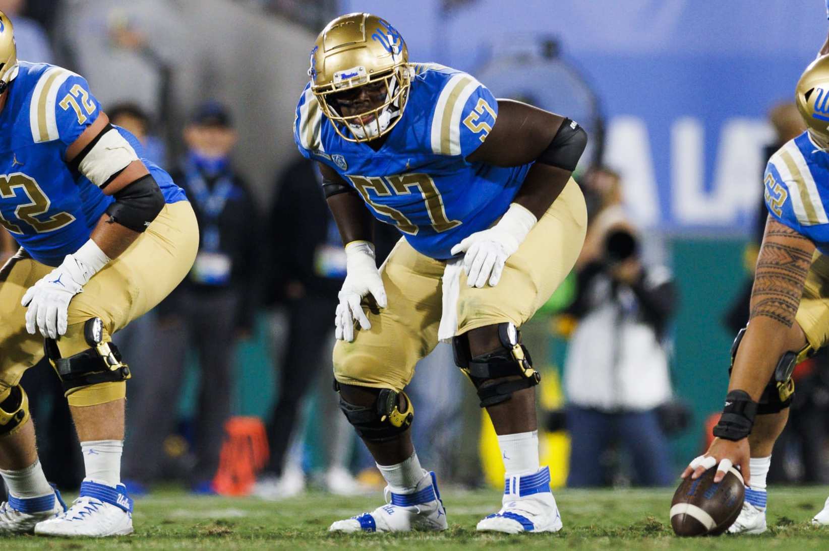 PASADENA, CA - NOVEMBER 19: UCLA Bruins offensive lineman Jon Gaines II (57) in an offensive stance during the NCAA college football game between the USC Trojans and the UCLA Bruins on November 19, 2022 at the Rose Bowl Stadium in Pasadena, CA. (Photo by Ric Tapia/Icon Sportswire via Getty Images)