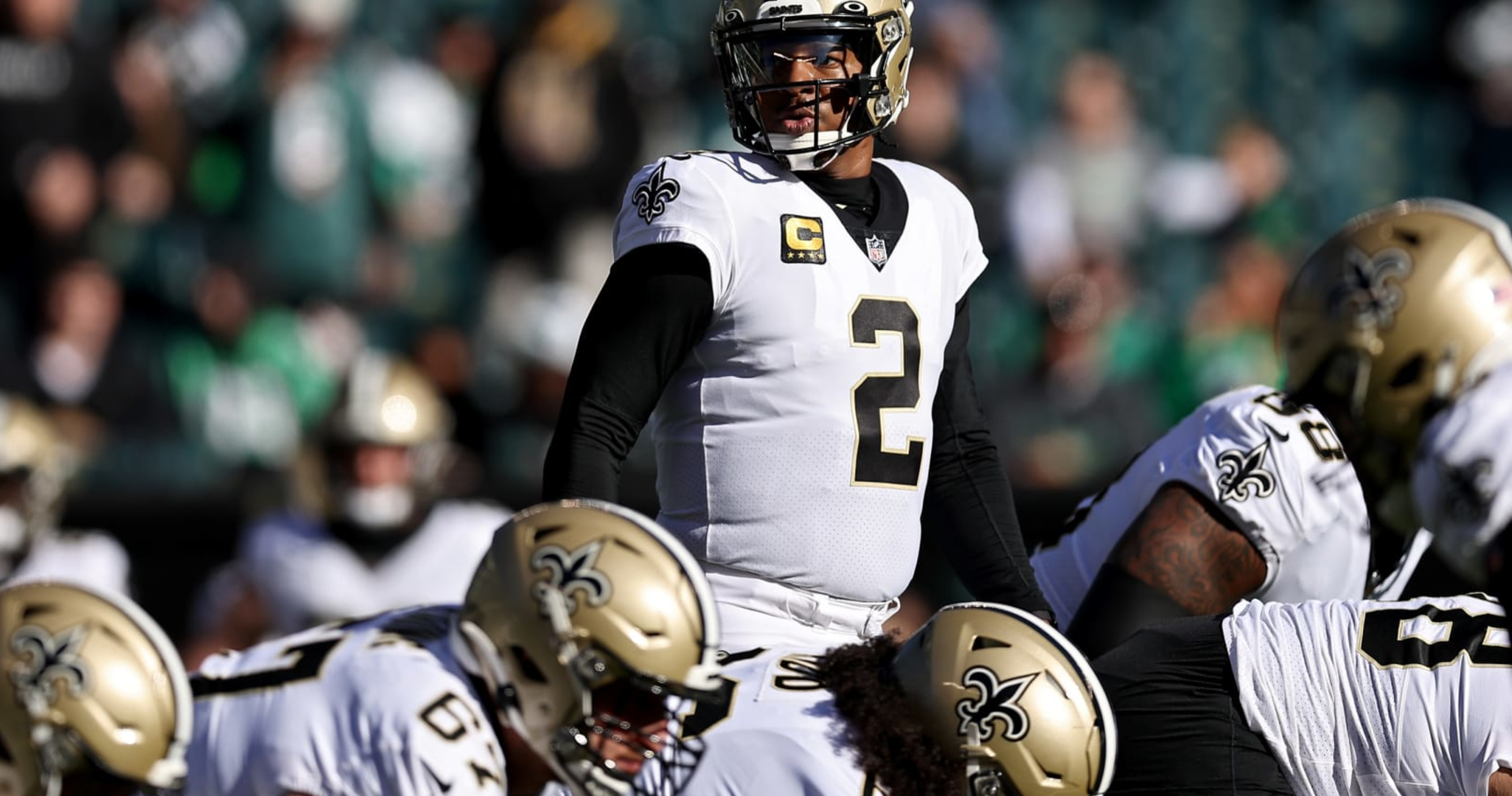 Jameis Winston takes pay cut to stay with Saints 