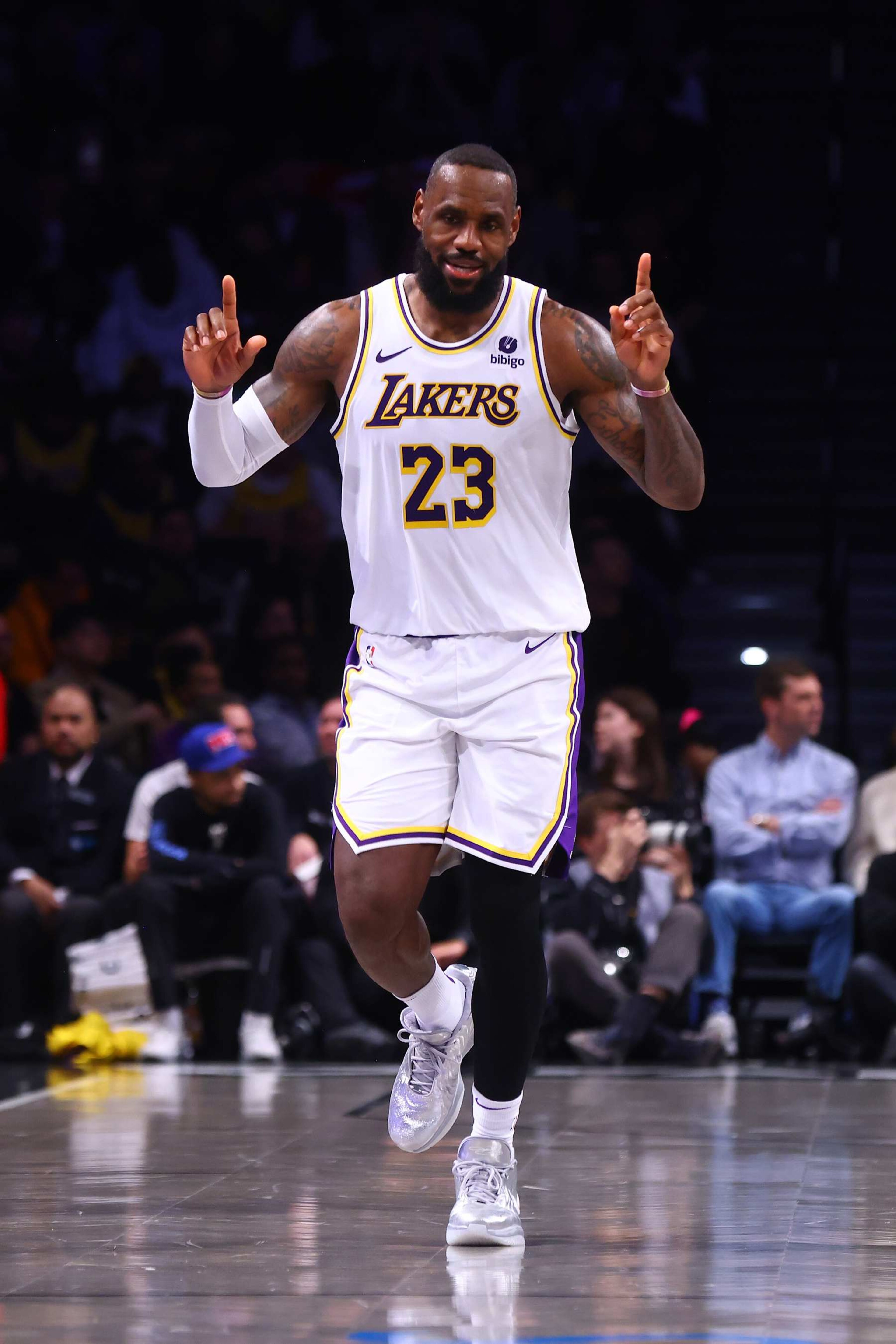 NEW YORK, NEW YORK - MARCH 31: LeBron James #23 of the Los Angeles Lakers in action against the Brooklyn Nets at Barclays Center on March 31, 2024 in New York City. NOTE TO USER: User expressly acknowledges and agrees that, by downloading and or using this photograph, User is consenting to the terms and conditions of the Getty Images License Agreement. Los Angeles Lakers defeated the Brooklyn Nets 116-104. (Photo by Mike Stobe/Getty Images)