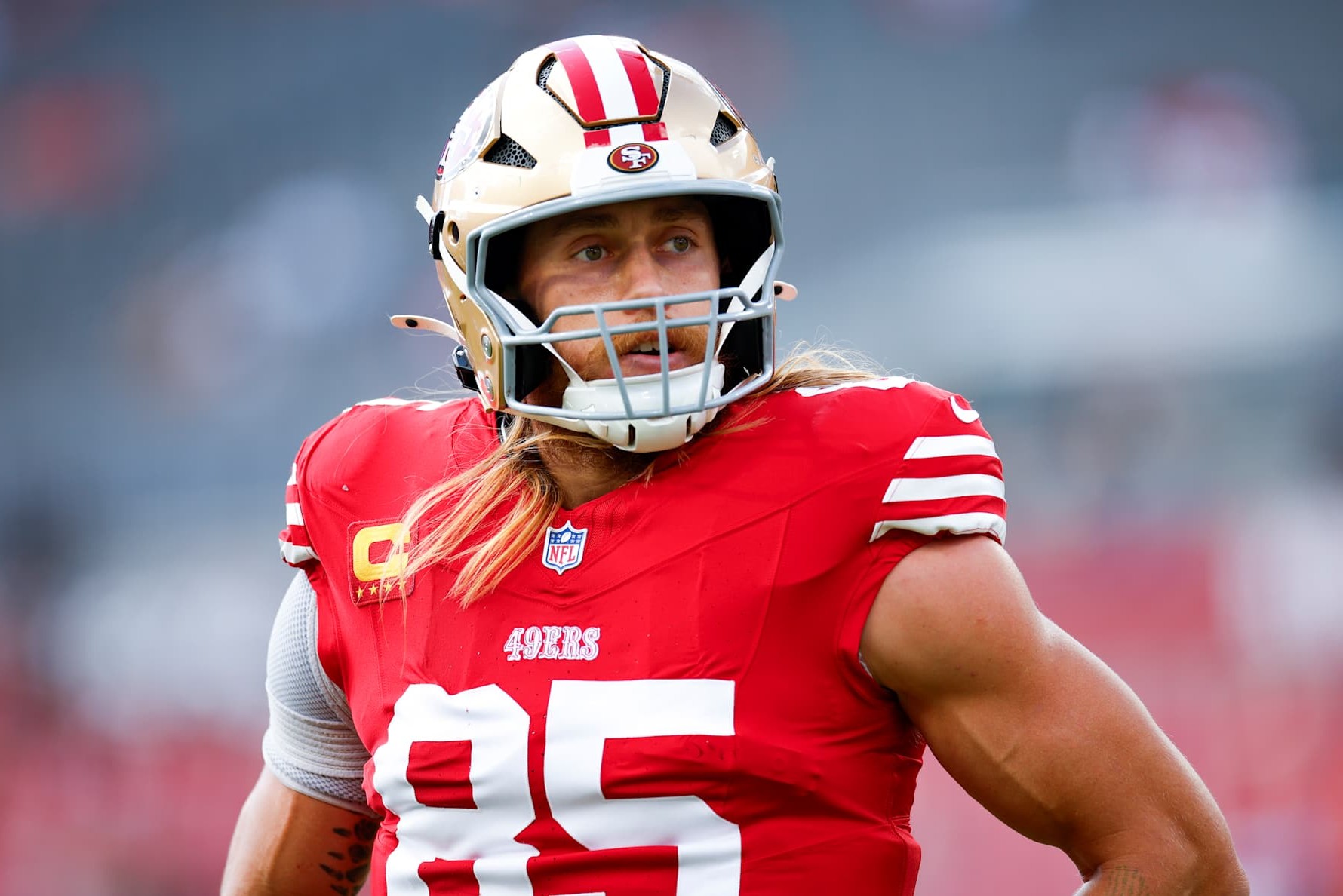 TAMPA, FLORIDA - NOVEMBER 10: George Kittle #85 of the San Francisco 49ers warms up prior to the game against the Tampa Bay Buccaneers at Raymond James Stadium on November 10, 2024 in Tampa, Florida. (Photo by Mike Ehrmann/Getty Images)