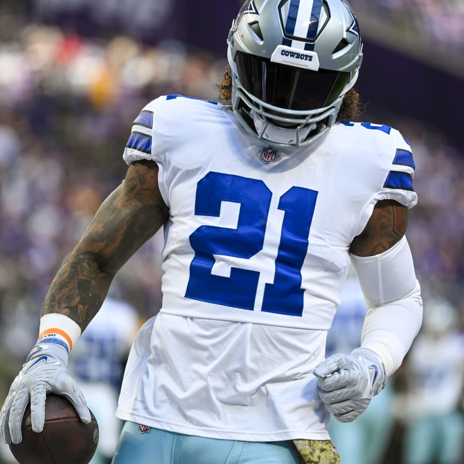 Report: Ezekiel Elliott has Eagles among his final three landing spots