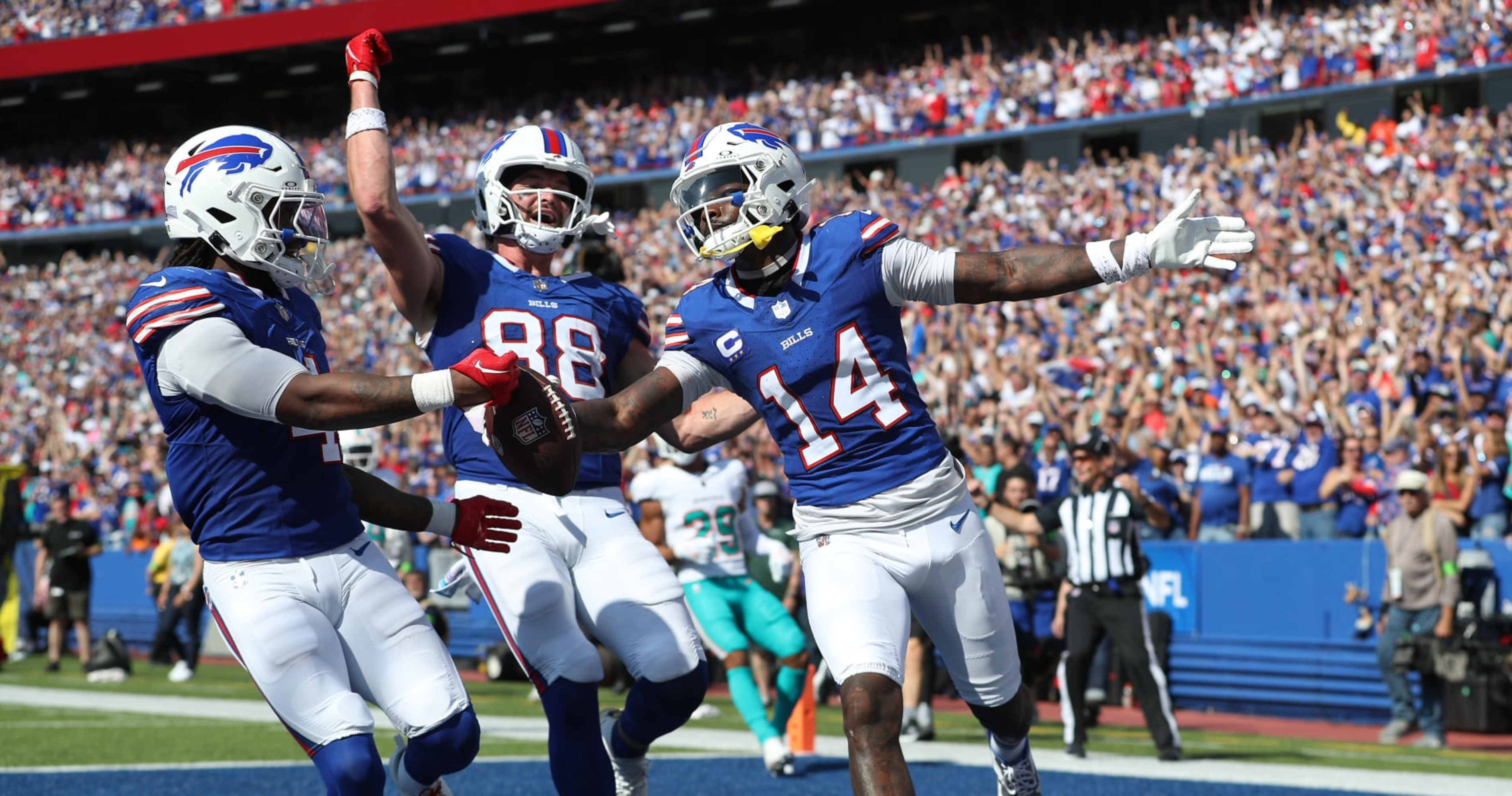 Josh Allen, Bills Labeled NFL's Best by Fans After Statement Win vs. Tua,  Dolphins, News, Scores, Highlights, Stats, and Rumors