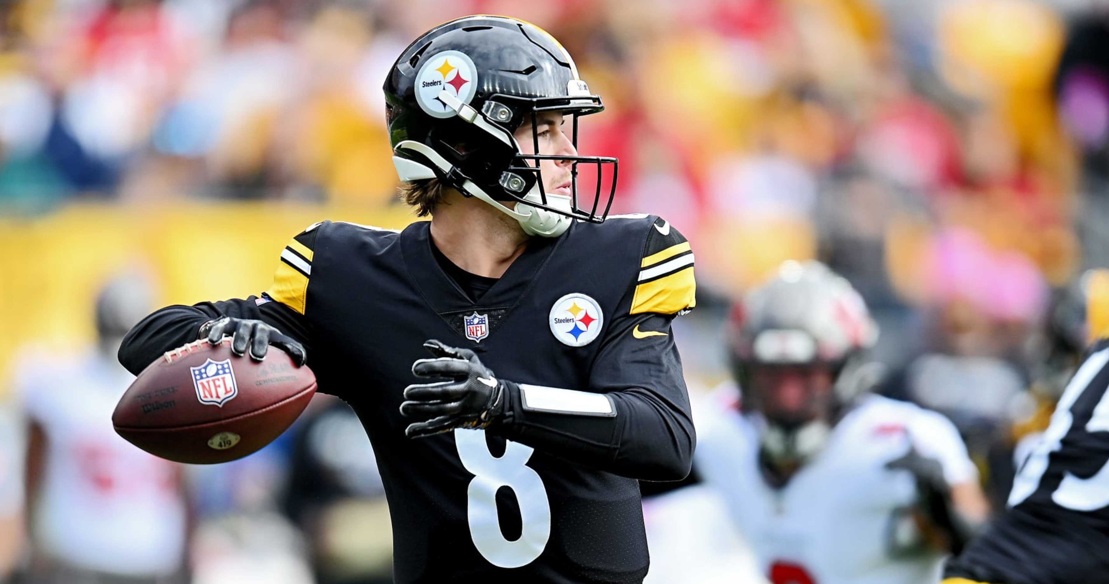 Steelers rule out QB Kenny Pickett with a concussion; QB Mitchell