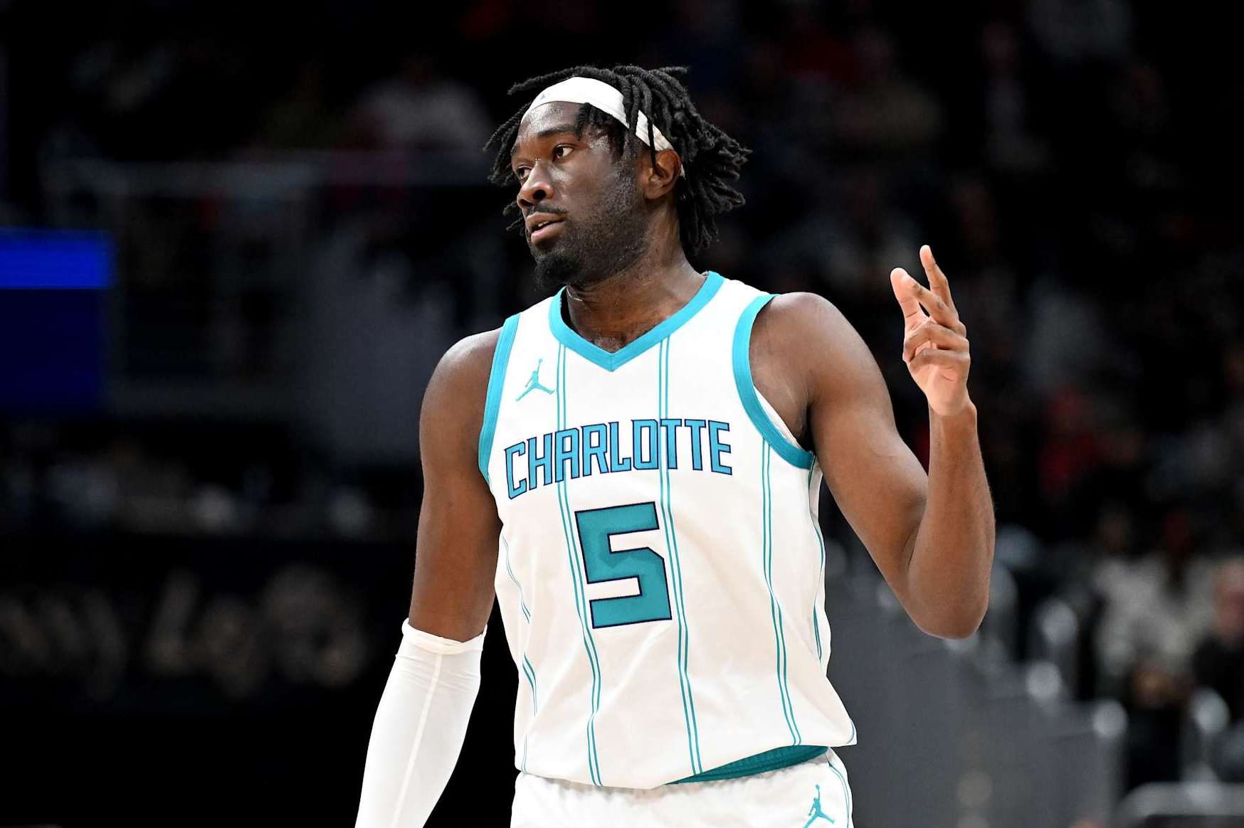 WASHINGTON, DC - DECEMBER 26: Mark Williams #5 of the Charlotte Hornets celebrates during the game against the Washington Wizards at Capital One Arena on December 26, 2024 in Washington, DC. NOTE TO USER: User expressly acknowledges and agrees that, by downloading and or using this photograph, User is consenting to the terms and conditions of the Getty Images License Agreement. (Photo by G Fiume/Getty Images)