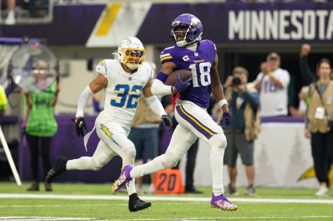 Just Jefferson one-handed catch, Damn!!! What a snag from Justin Jefferson  at Minnesota Vikings training camp! 