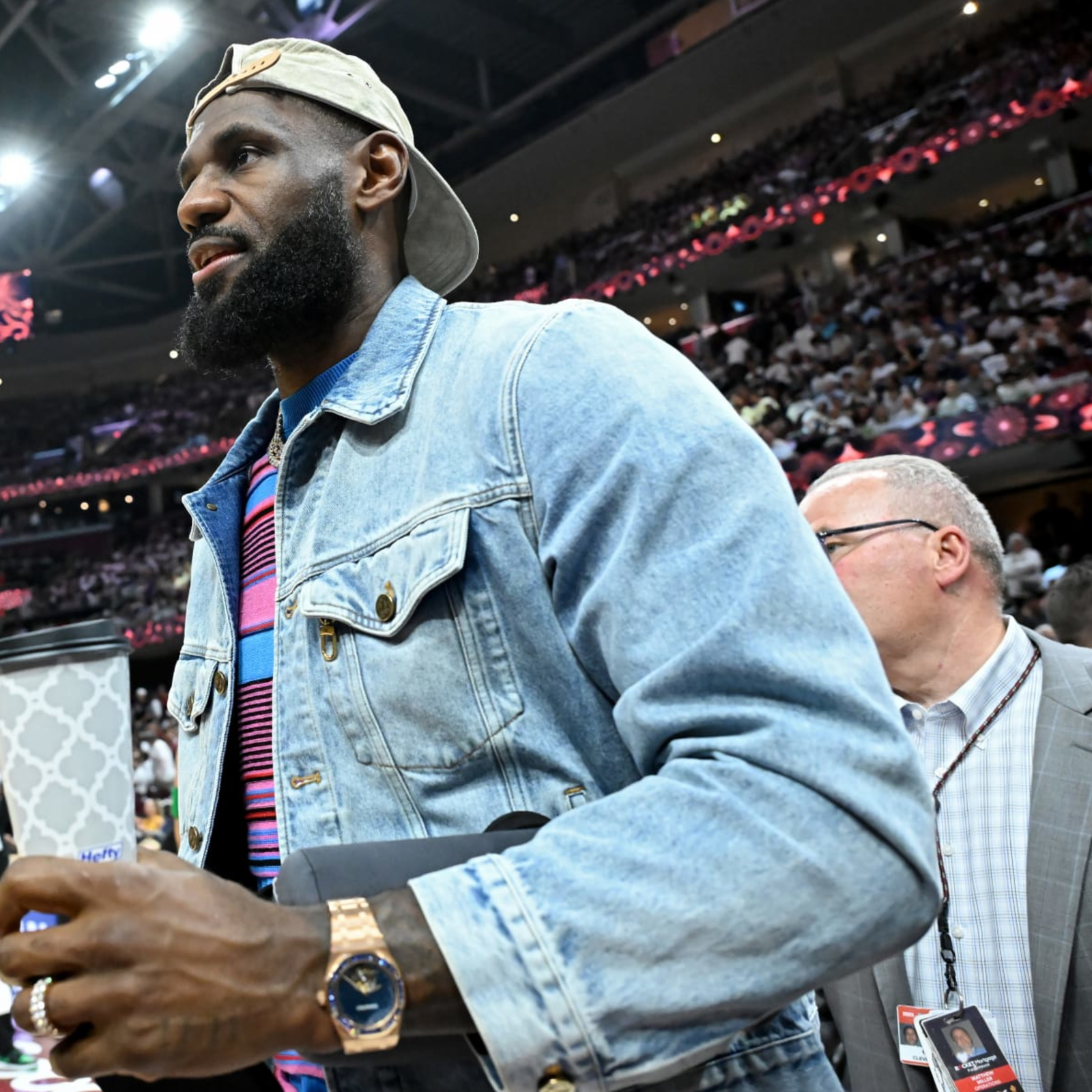 LeBron James Rumors NBA GMs Texted Brian Windhorst His Viral Meme During Cavs Game News Scores Highlights Stats and Rumors Bleacher Report