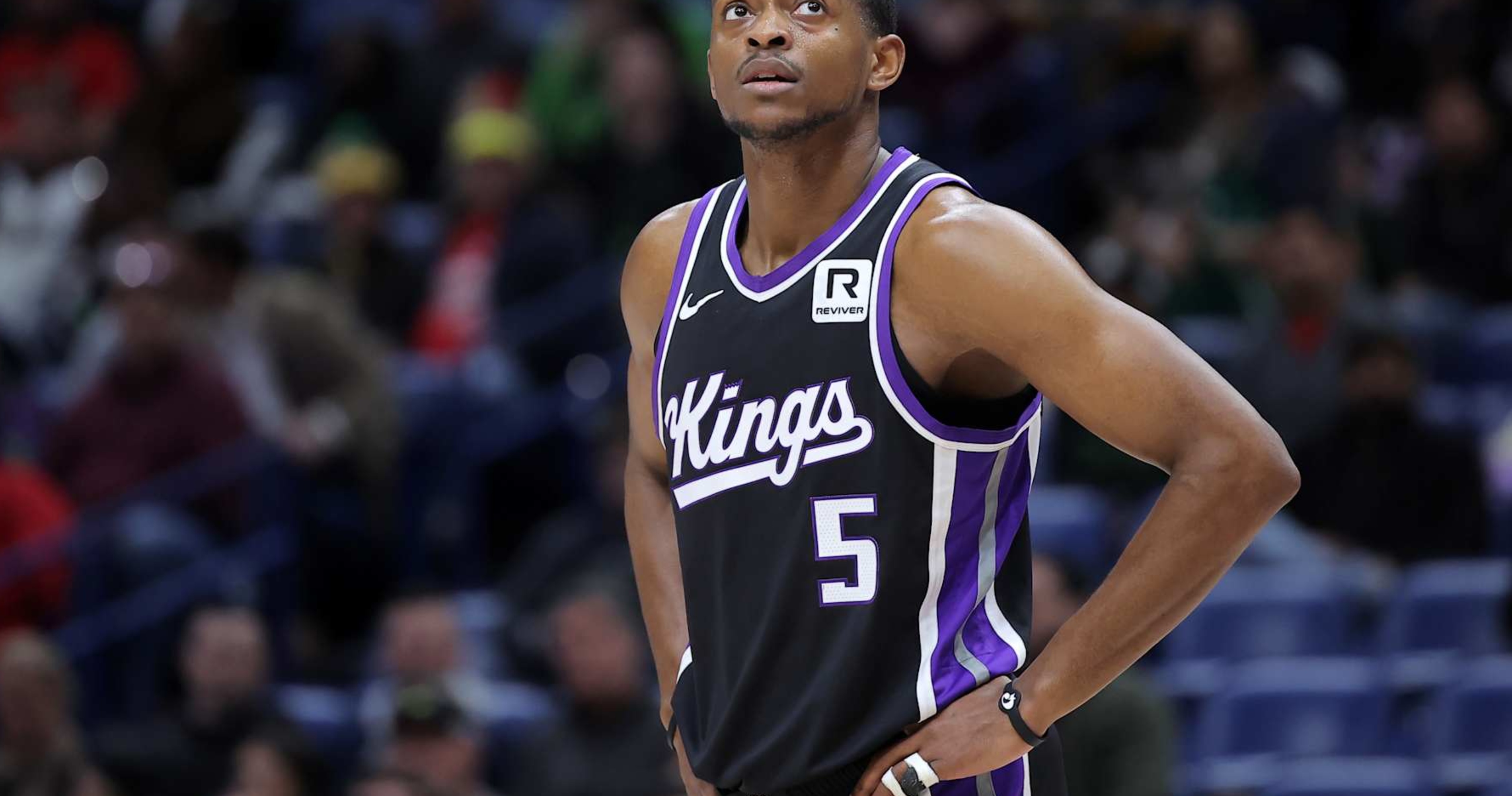 Report: De’Aaron Fox Traded to Spurs; Zach LaVine to Kings in 3-Team Deal with Bulls