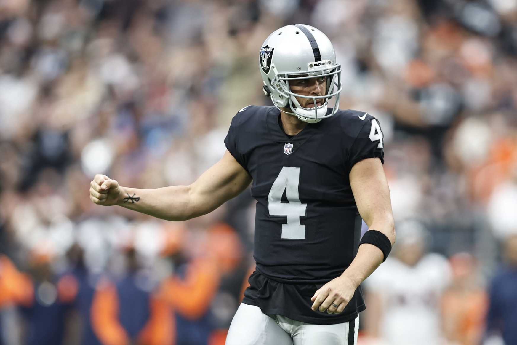 Derek Carr free agency will be 'long process,' QB's brother says