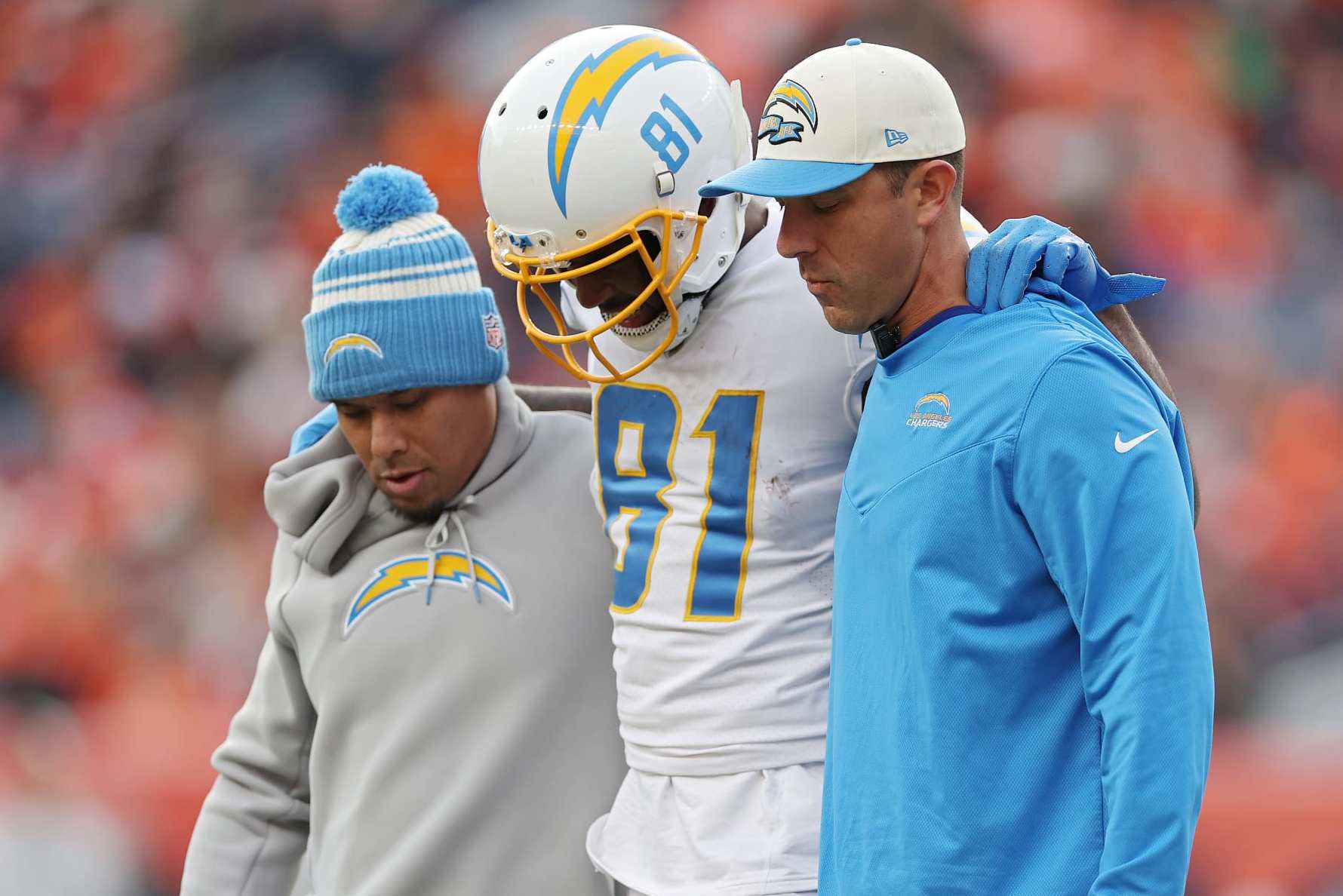 Fernando Ramirez on X: #Chargers QB Justin Herbert (left) got a