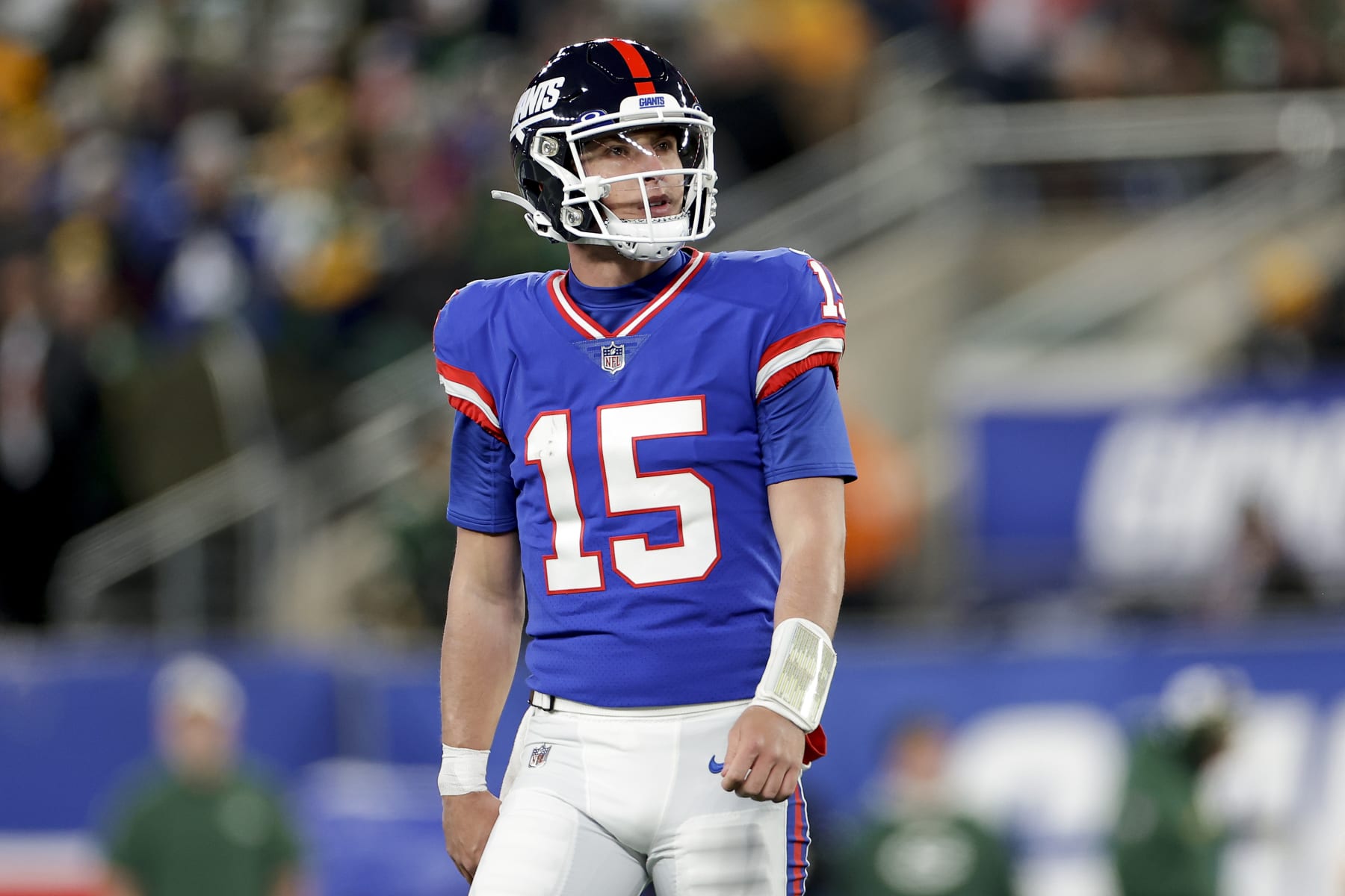 Video Giants' Tommy DeVito Appears at Pizzeria Despite Sean Stellato's