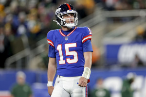 Video: Giants' Tommy DeVito Appears at Pizzeria Despite Sean Stellato's Fee Dispute
