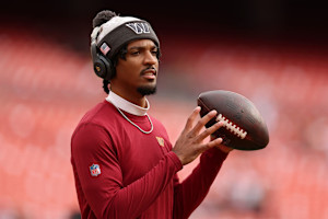 Photo: Jayden Daniels Trolled by Commanders Teammate with Alabama Gear After LSU Loss