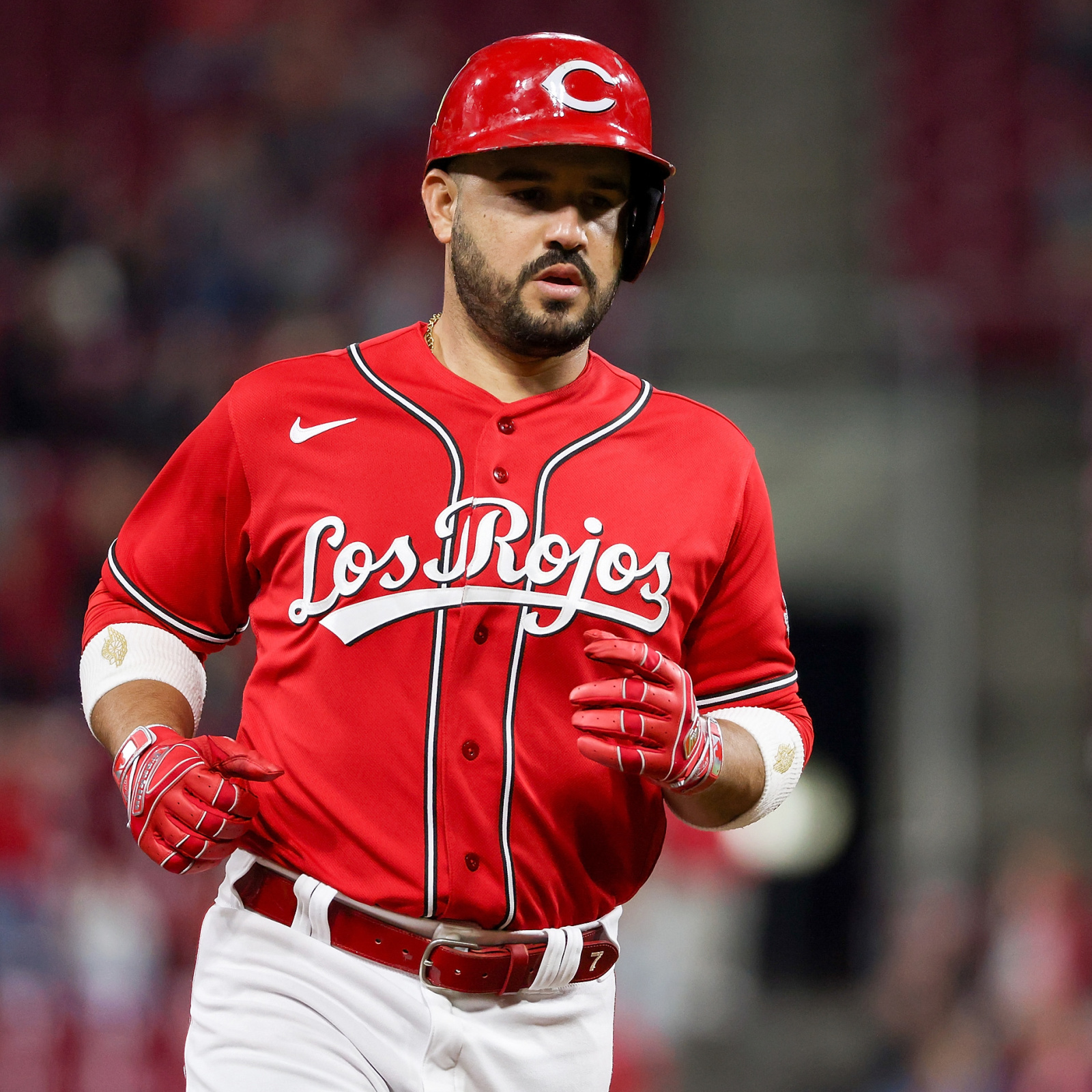 Jesse Winker, Eugenio Suarez traded to Seattle Mariners from