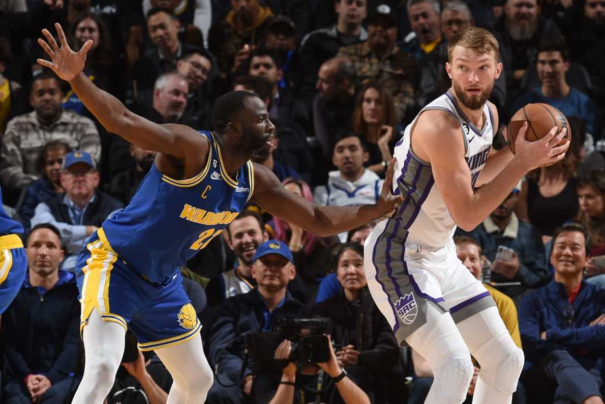 SAN FRANCISCO, CA - NOVEMBER 7: Domantas Sabonis #10 of the Sacramento Kings looks to pass the ball during the game against the Golden State Warriors on November 7, 2022 at Chase Center in San Francisco, California. NOTE TO USER: User expressly acknowledges and agrees that, by downloading and or using this photograph, user is consenting to the terms and conditions of Getty Images License Agreement. Mandatory Copyright Notice: Copyright 2022 NBAE (Photo by Noah Graham/NBAE via Getty Images) SAN FRANCISCO, CA - NOVEMBER 7: Domantas Sabonis #10 of the Sacramento Kings looks to pass the ball during the game against the Golden State Warriors on November 7, 2022 at Chase Center in San Francisco, California. NOTE TO USER: User expressly acknowledges and agrees that, by downloading and or using this photograph, user is consenting to the terms and conditions of Getty Images License Agreement. Mandatory Copyright Notice: Copyright 2022 NBAE (Photo by Noah Graham/NBAE via Getty Images)