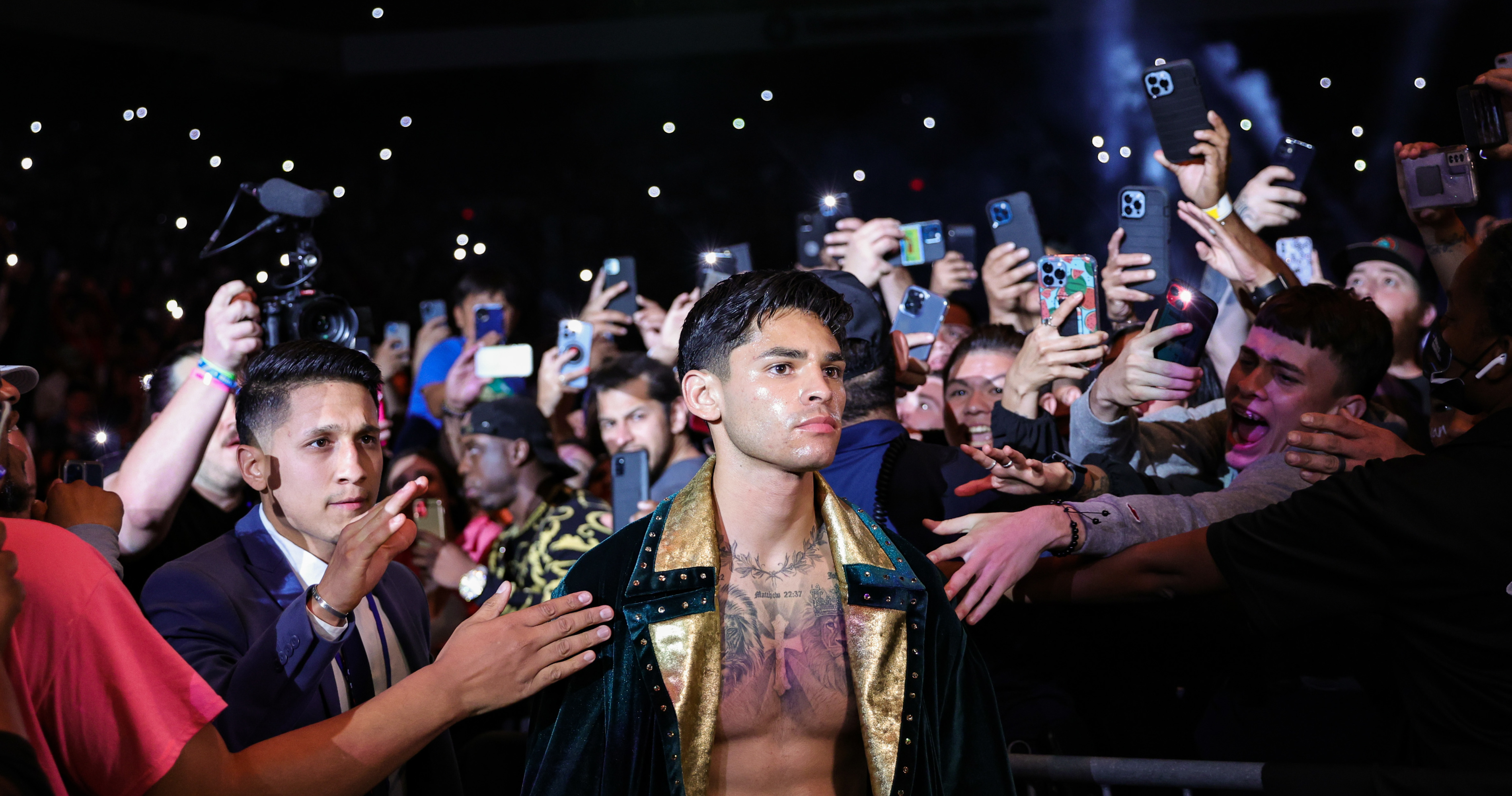 Pro-immigrant and proud': José Carlos Ramírez is fighting for more than  belts, Boxing