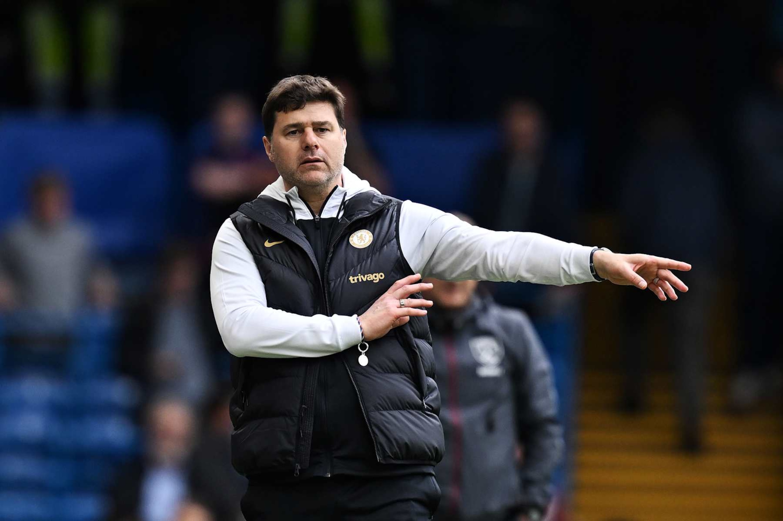 LONDON, ENGLAND - MAY 05: Mauricio Pochettino, Manager of Chelsea, gives the team instructions during the Premier League match between Chelsea FC and West Ham United at Stamford Bridge on May 05, 2024 in London, England. (Photo by Darren Walsh/Chelsea FC via Getty Images)