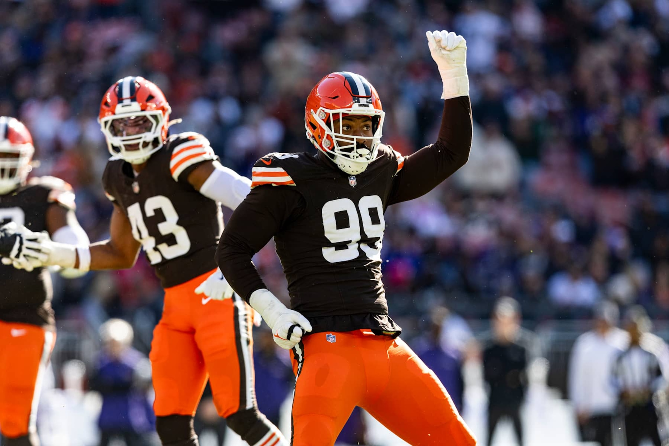 CLEVELAND, OHIO - OCTOBER 27: Za'Darius Smith #99 of the Cleveland Browns celebrates after tackling Lamar Jackson #8 of the Baltimore Ravens during the third quarter of the game at Huntington Bank Field on October 27, 2024 in Cleveland, Ohio. The Browns beat the Ravens 29-24. (Photo by Lauren Leigh Bacho/Getty Images) CLEVELAND, OHIO - OCTOBER 27: Za'Darius Smith #99 of the Cleveland Browns celebrates after tackling Lamar Jackson #8 of the Baltimore Ravens during the third quarter of the game at Huntington Bank Field on October 27, 2024 in Cleveland, Ohio. The Browns beat the Ravens 29-24. (Photo by Lauren Leigh Bacho/Getty Images)