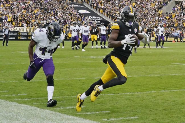 NFL Odds and Predictions: Picking the full Week 4 slate vs. the spread -  Behind the Steel Curtain