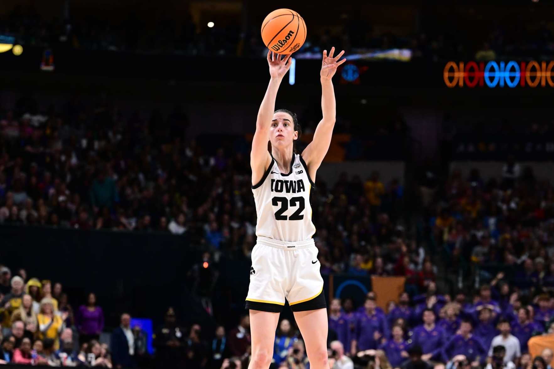 DALLAS, TX - APRIL 02: Caitlin Clark #22 of the Iowa Hawkeyes shoots the ball against the Louisiana State Tigers during the 2023 NCAA Women's Basketball Tournament National Championship at American Airlines Center on April 2, 2023 in Dallas, Texas. (Photo by Ben Solomon/NCAA Photos via Getty Images)