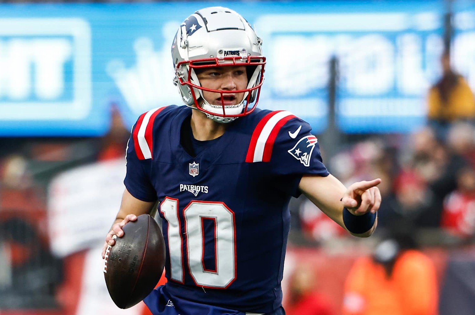 FOXBOROUGH, MA - DECEMBER 28: Drake Maye #10 of the New England Patriots looks to pass during the game against the Los Angeles Chargers at Gillette Stadium on December 28, 2024 in Foxborough, Massachusetts.(Photo By Winslow Townson/Getty Images)