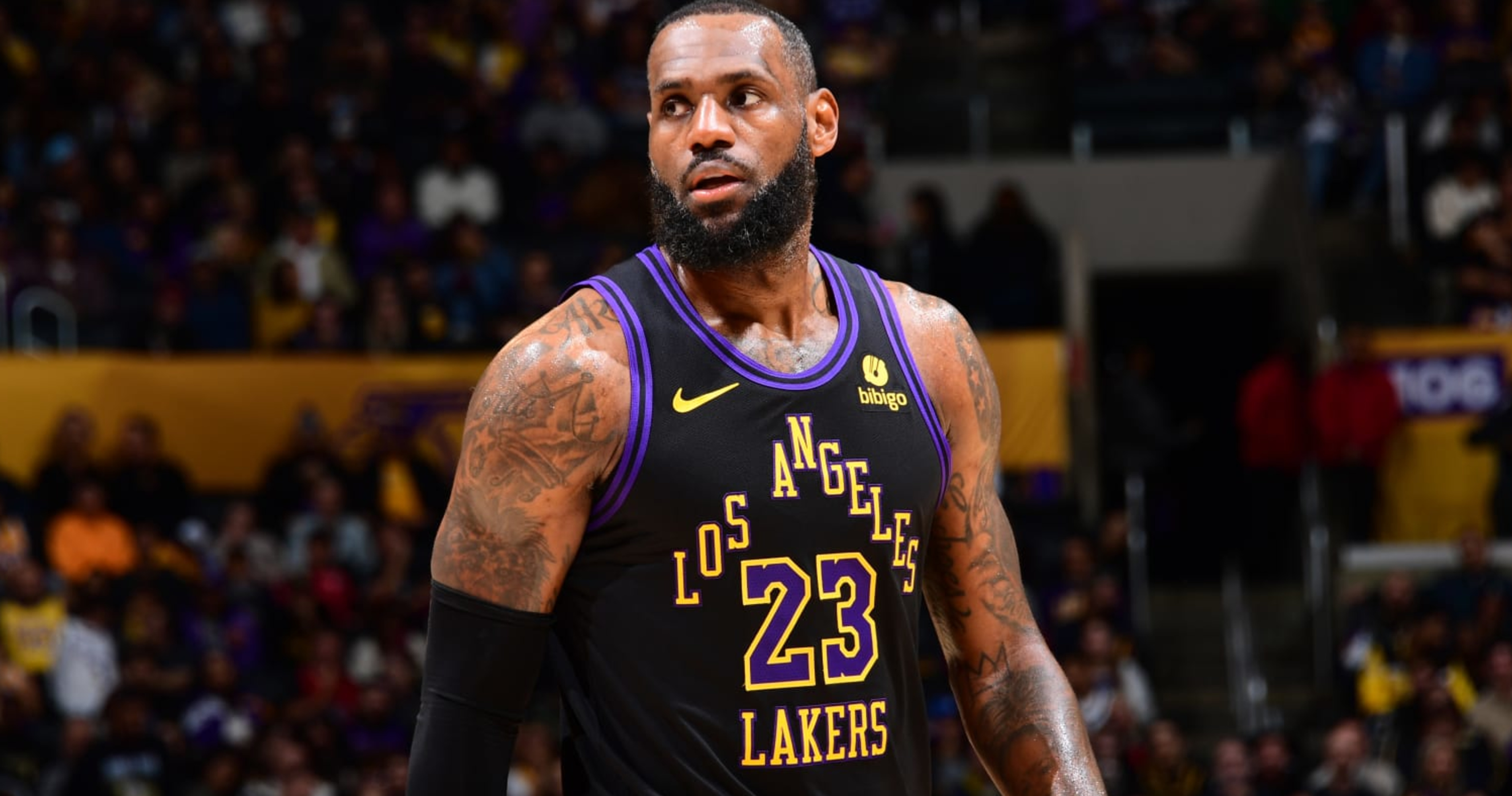 Lebron to the raptors hot sale