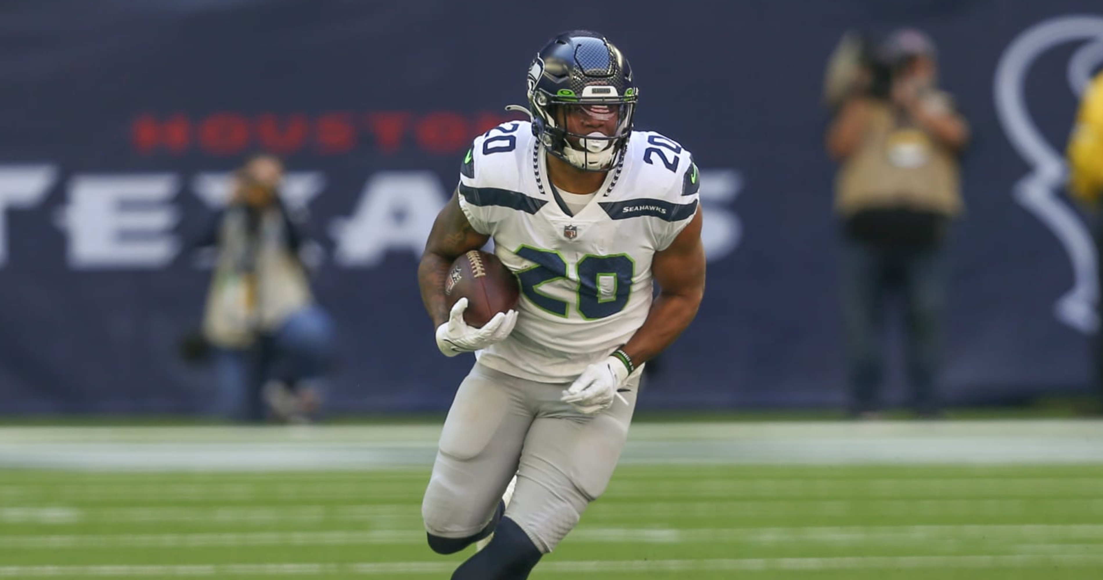 Seahawks Insider Rashaad Penny Could Be in RBBC Despite Walker