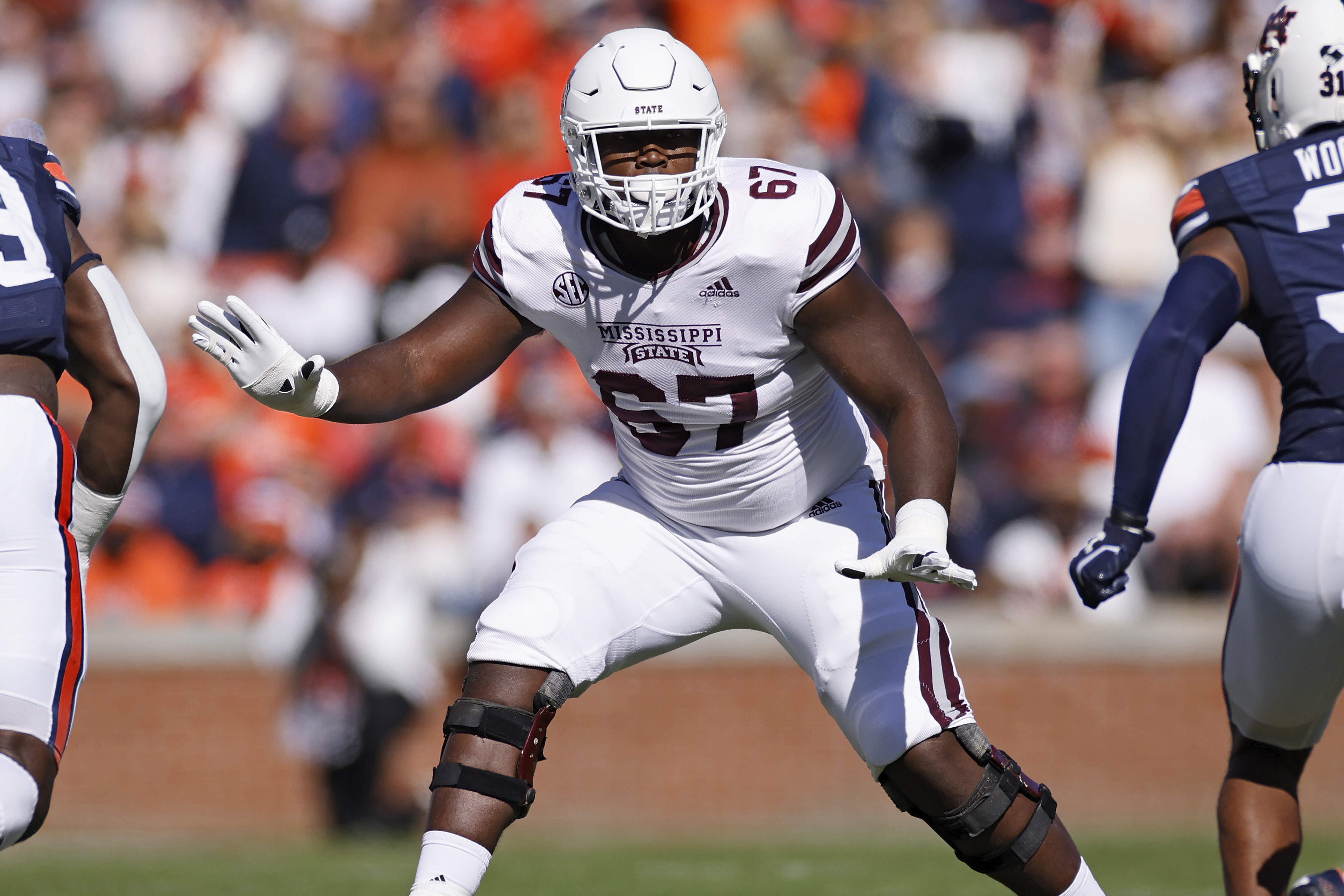 Seattle Seahawks Pick Charles Cross In First Round Of NFL Draft -  Mississippi State