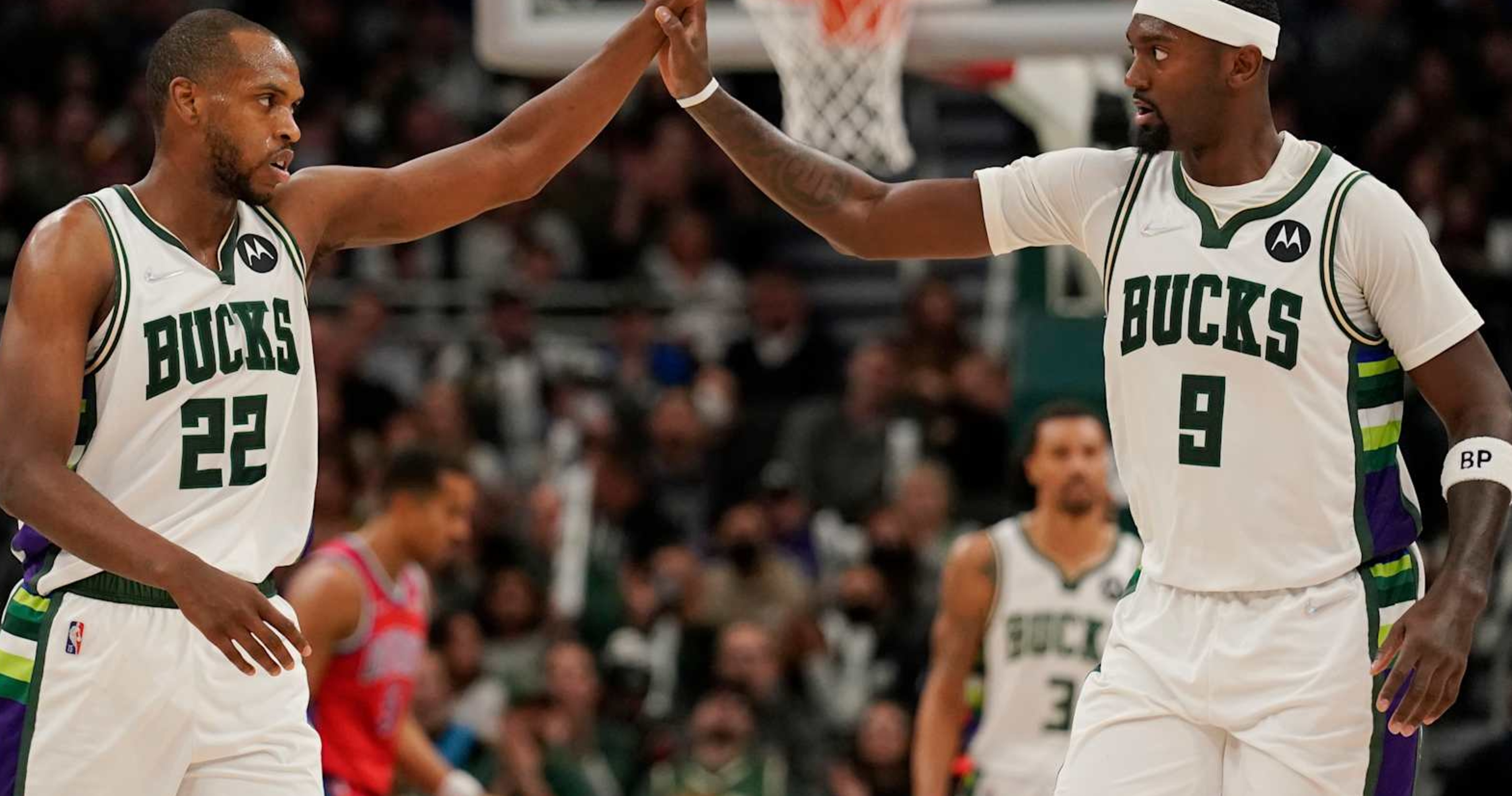 NBA Trade Rumors: ‘Active’ Bucks Open to Moving Khris Middleton, Portis, Connaughton