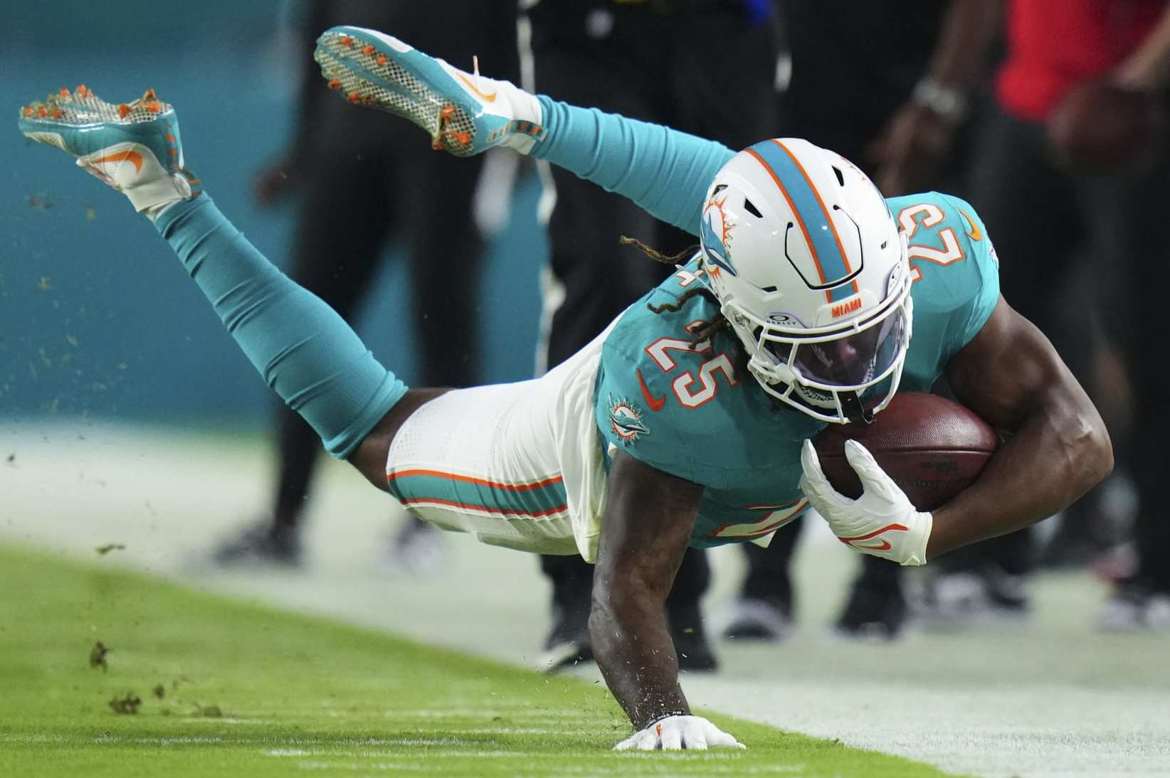 Miami Dolphins running back Jaylen Wright