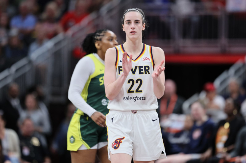 INDIANAPOLIS, INDIANA - MAY 30: Caitlin Clark #22 of the Indiana Fever against the Seattle Storm at Gainbridge Fieldhouse on May 30, 2024 in Indianapolis, Indiana (Photo by Andy Lyons/Getty Images)
